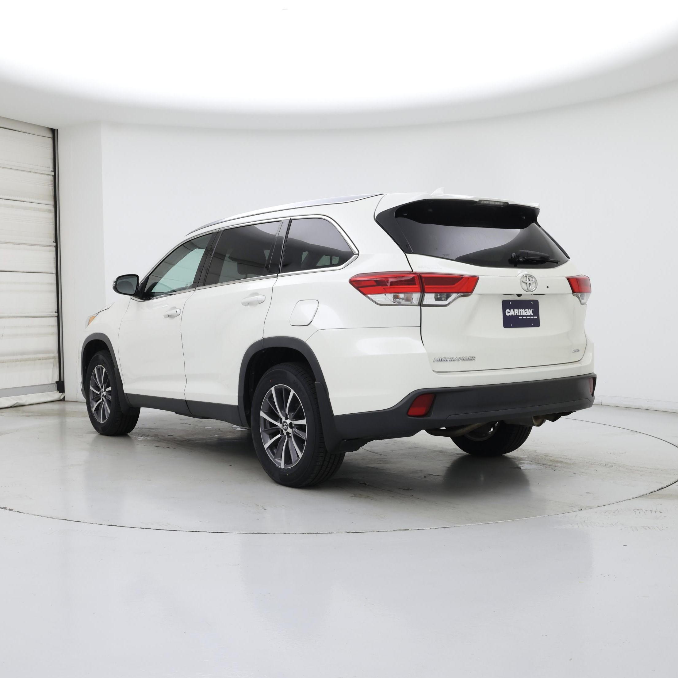 Thumbnail: 2019 Toyota Highlander - 2