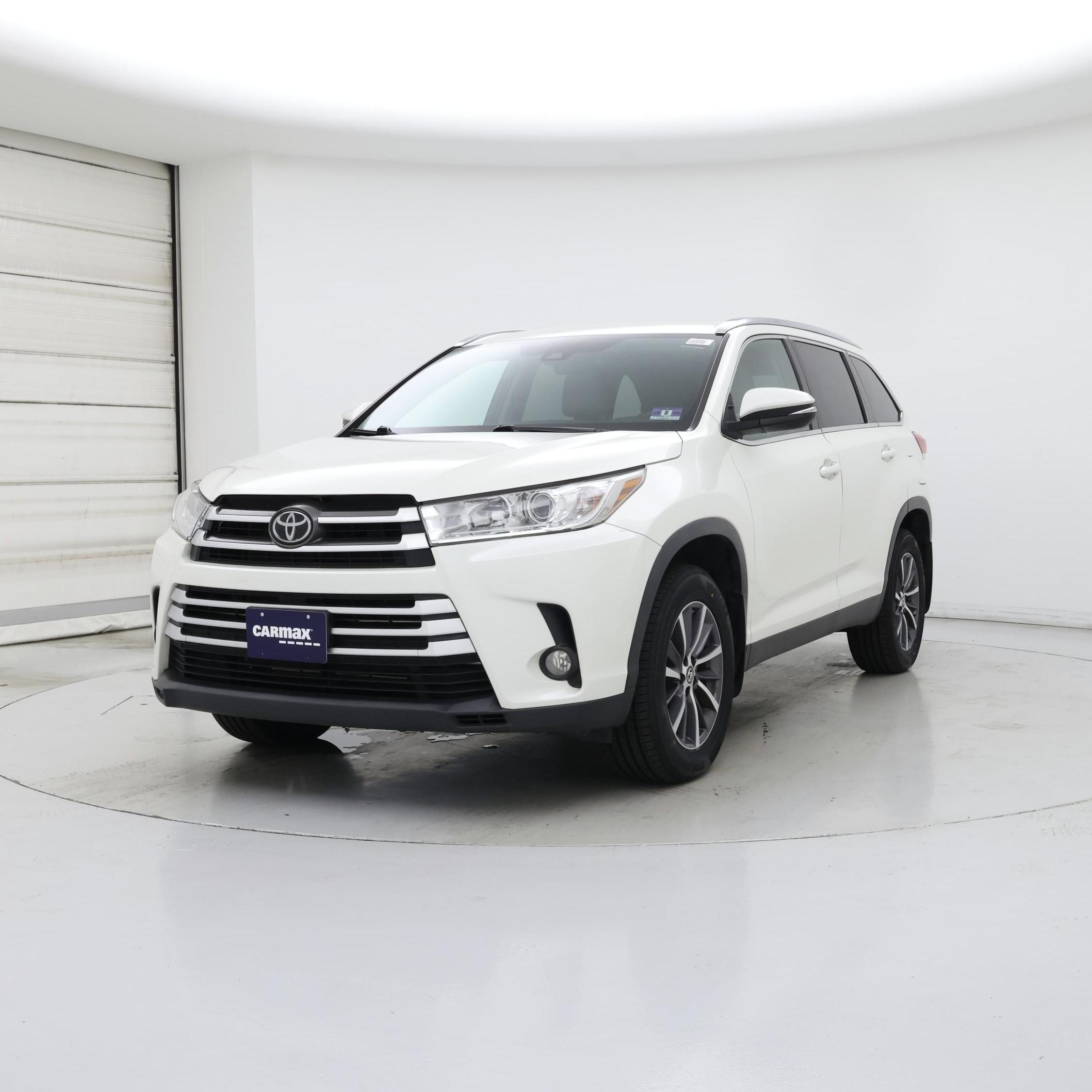 Thumbnail: 2019 Toyota Highlander - 4