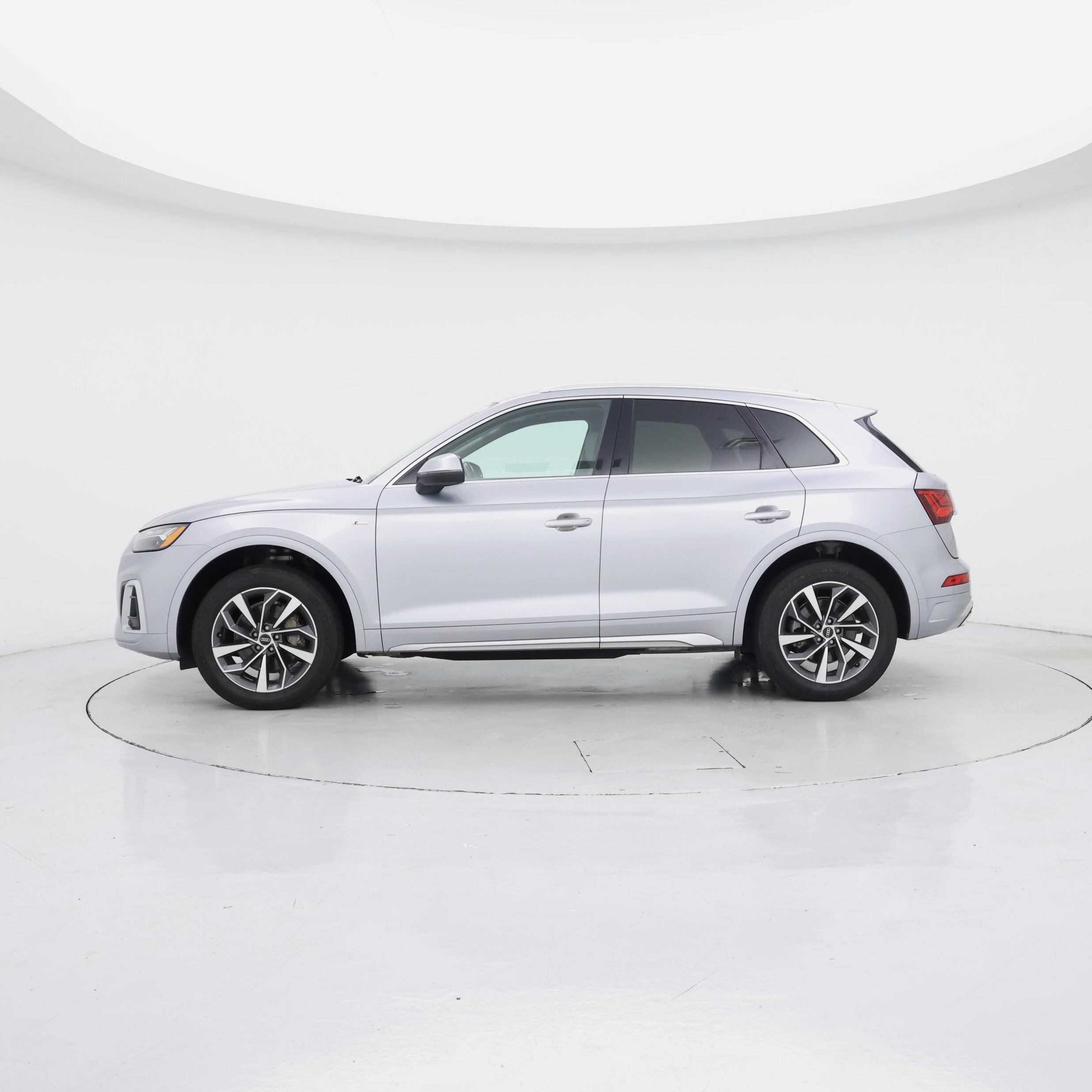 Thumbnail: 2022 Audi Q5 - 3