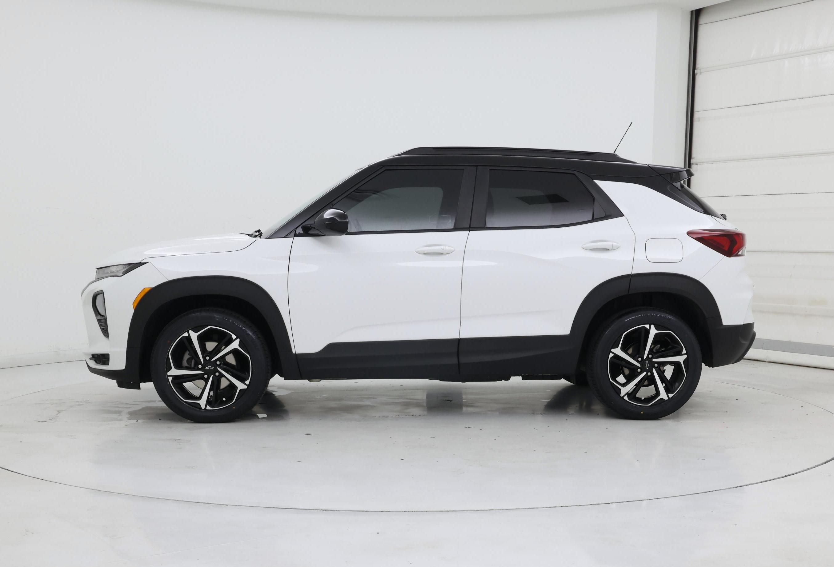 Thumbnail: 2023 Chevrolet TrailBlazer - 3