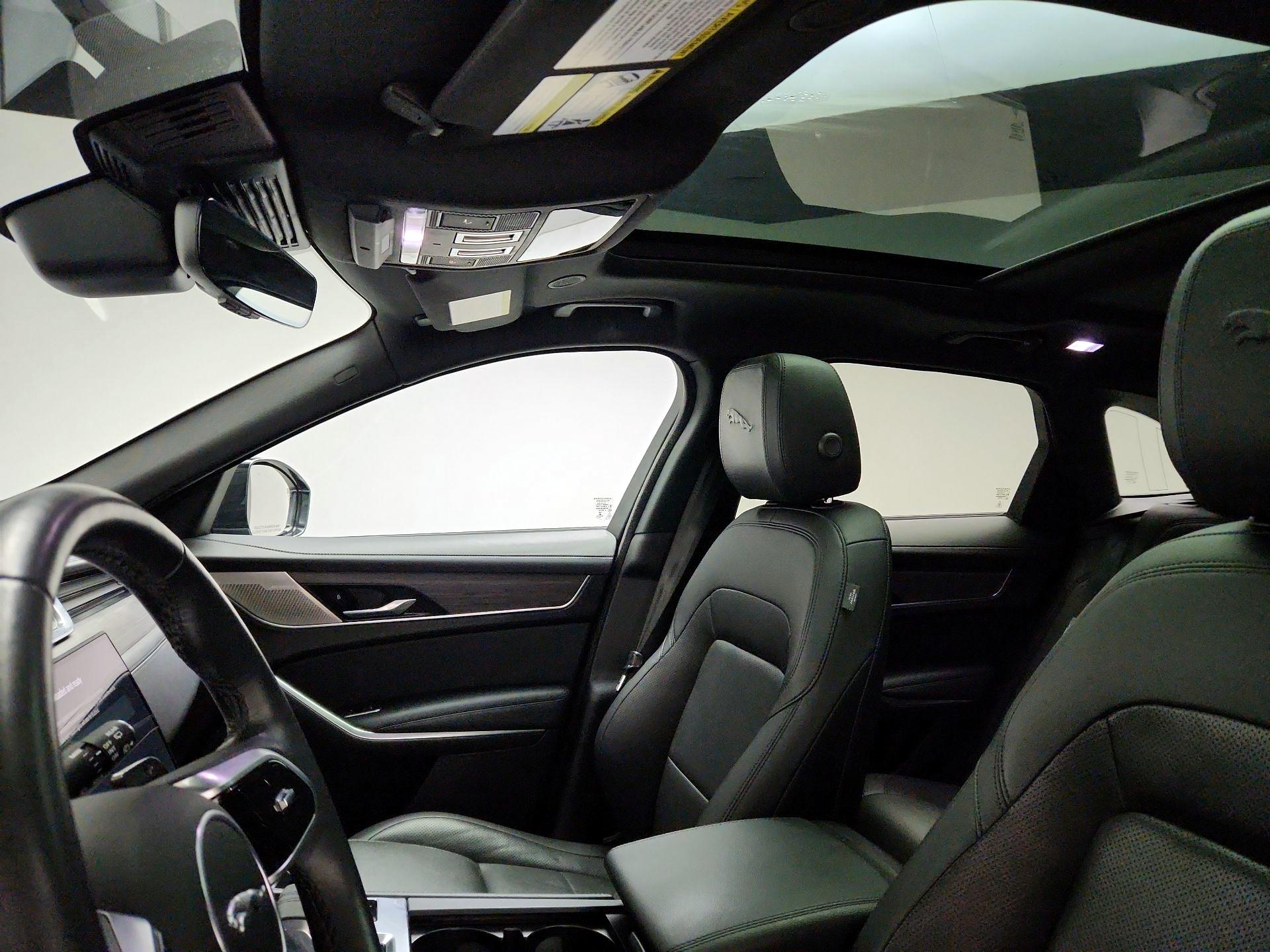 Thumbnail: 2023 Jaguar F-Pace - 19