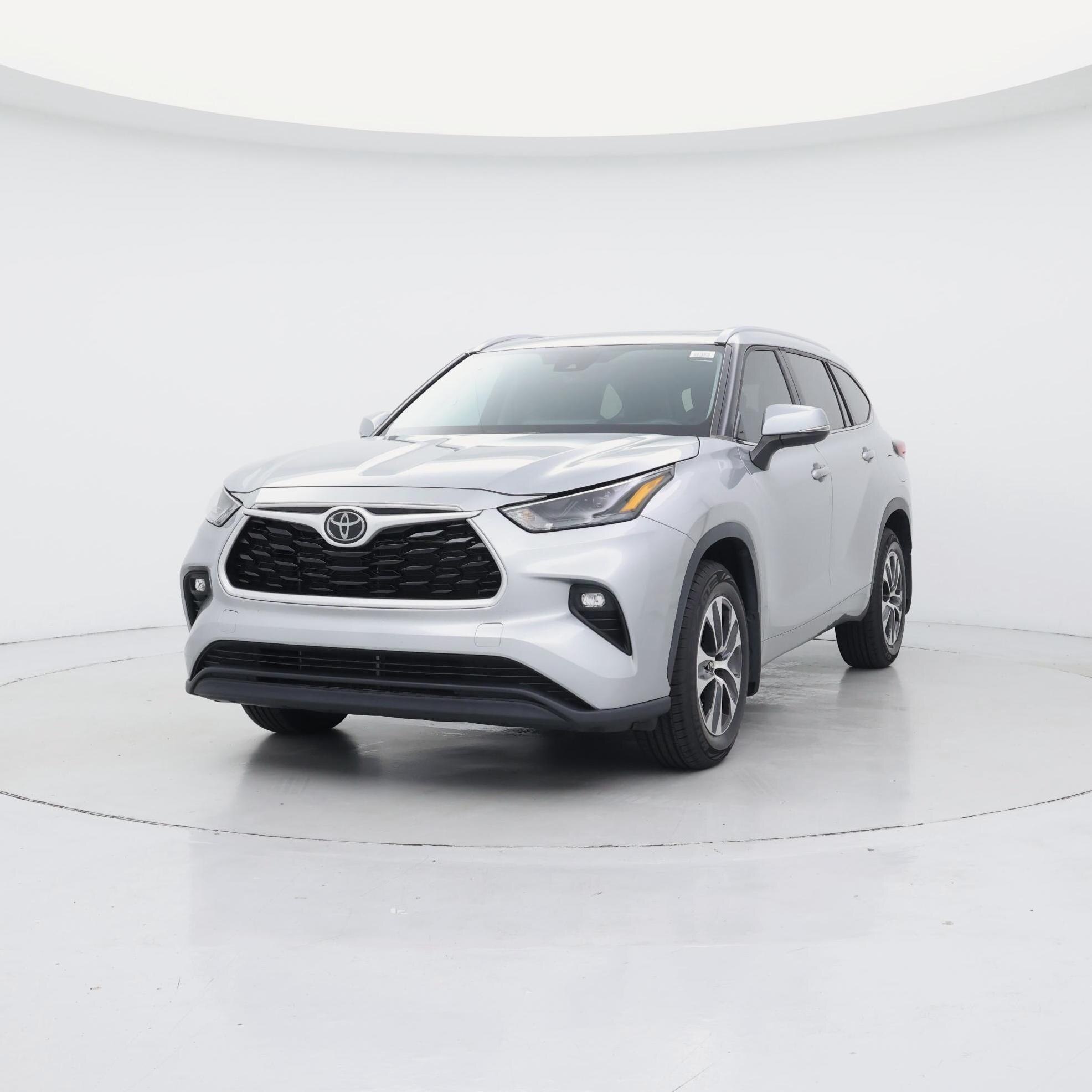 Thumbnail: 2023 Toyota Highlander - 4