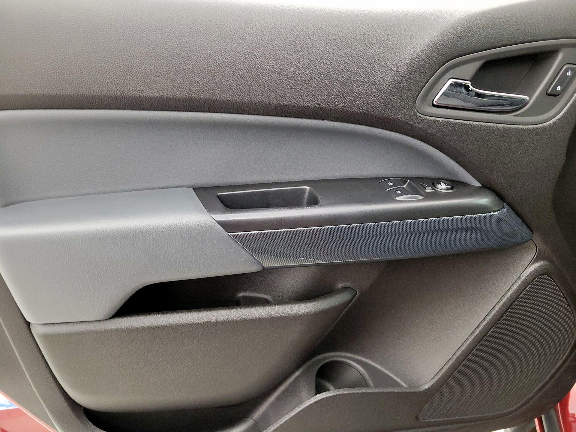 Thumbnail: 2016 Chevrolet Colorado - 12