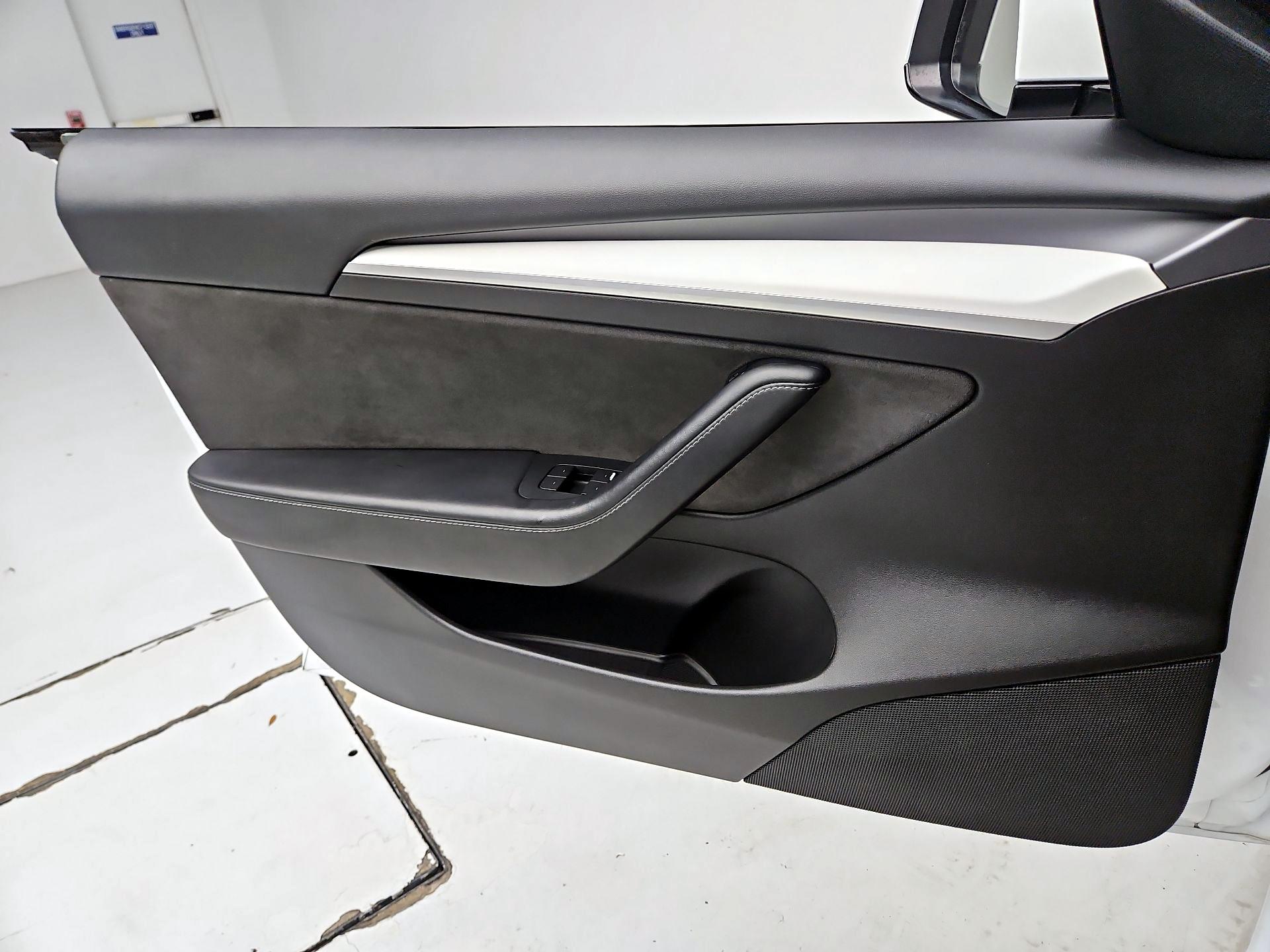 Thumbnail: 2021 Tesla Model 3 - 12