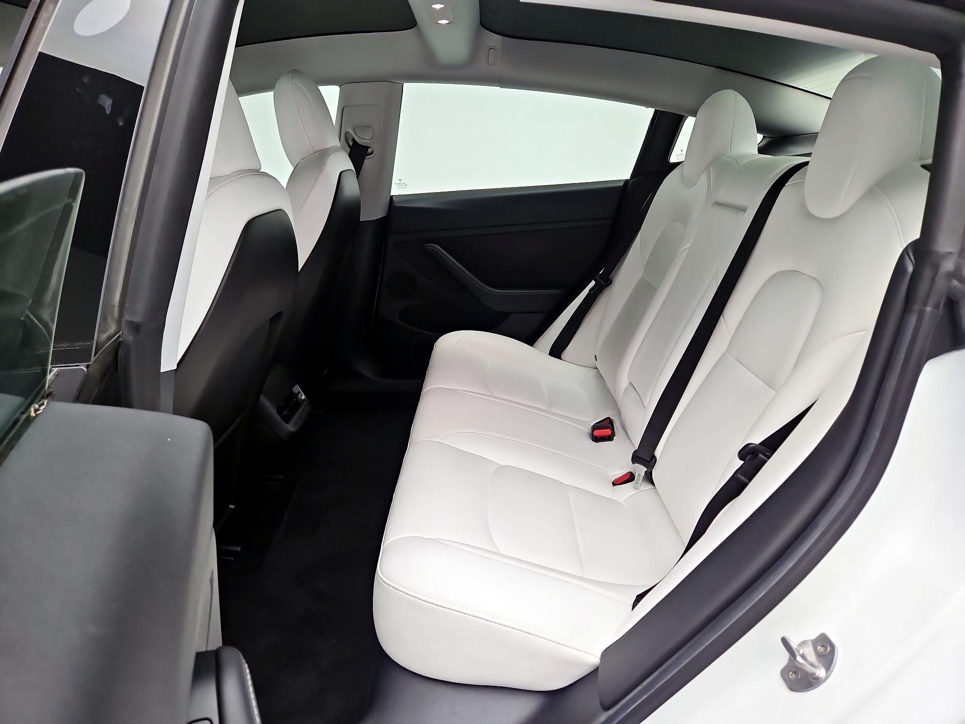 Thumbnail: 2021 Tesla Model 3 - 19