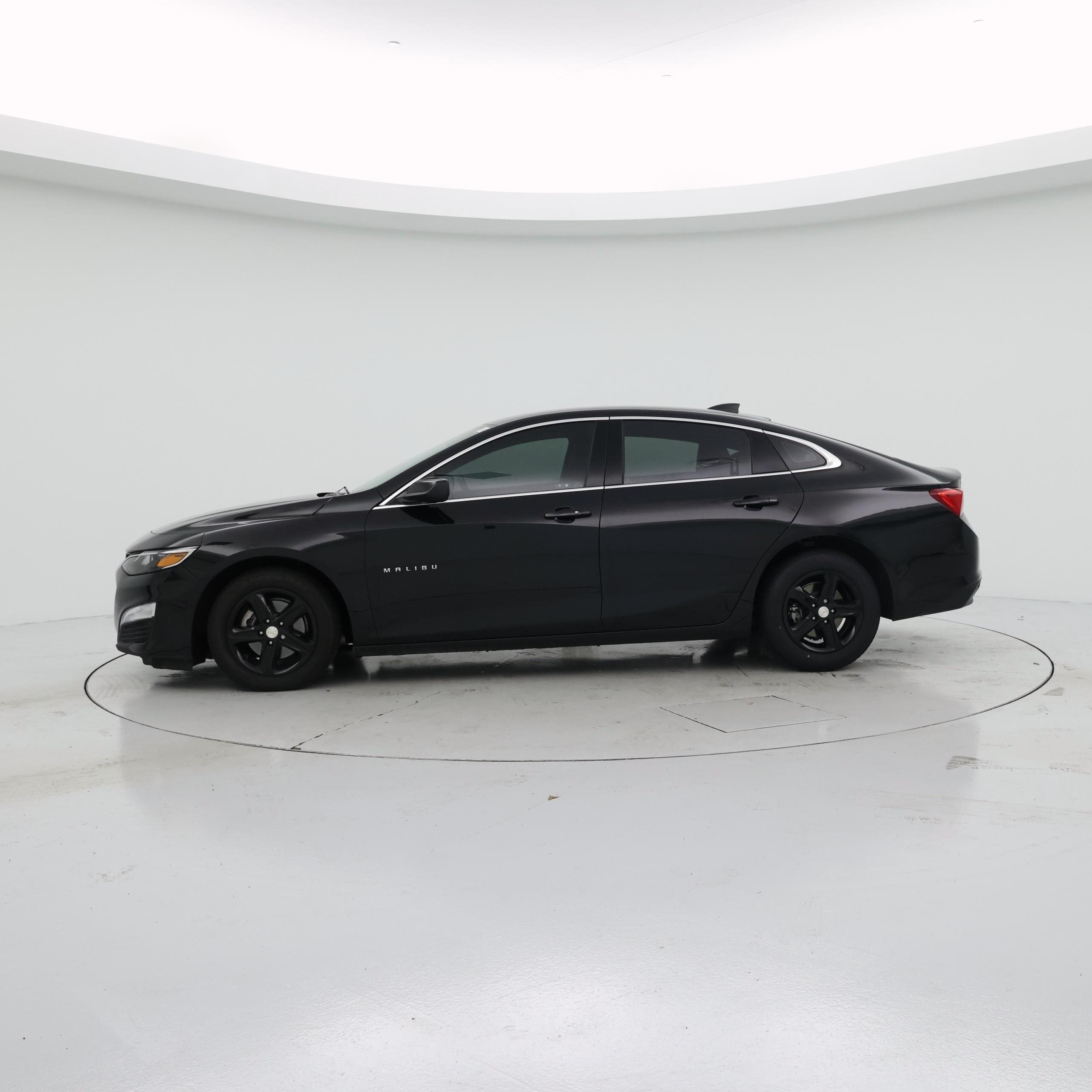 Thumbnail: 2023 Chevrolet Malibu - 3
