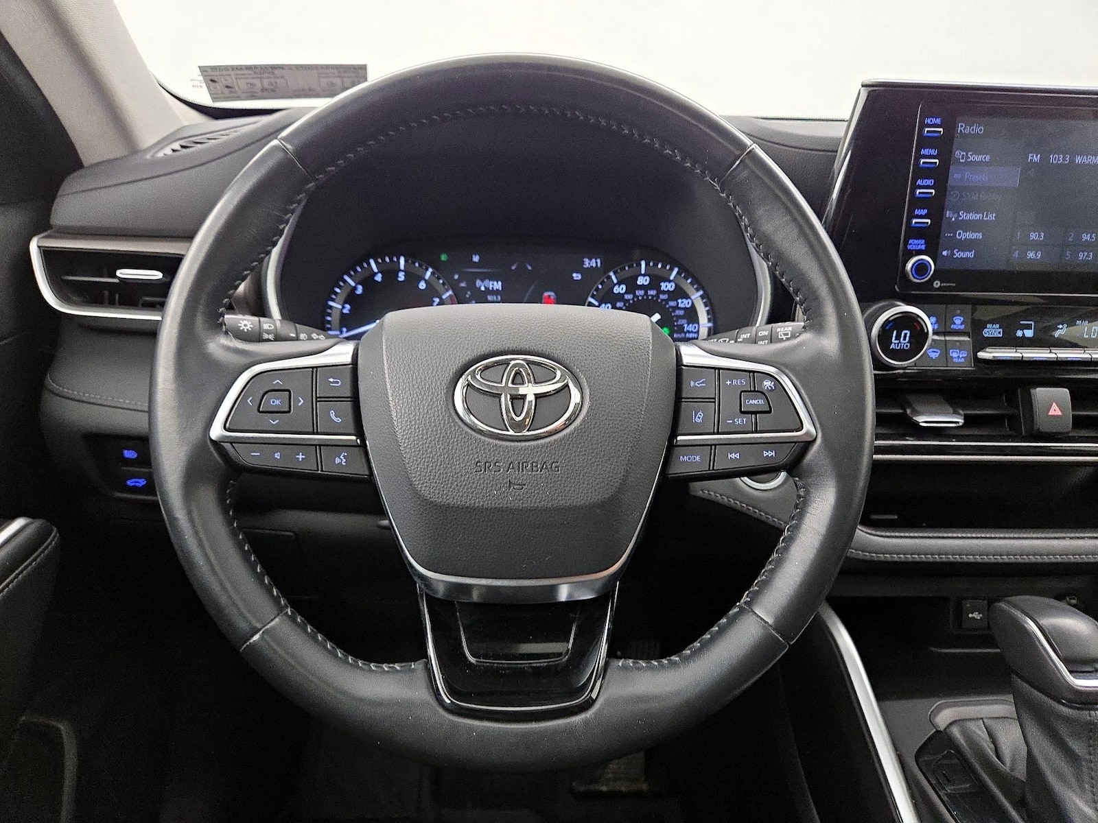 2021 Toyota Highlander XLE - Photo 11