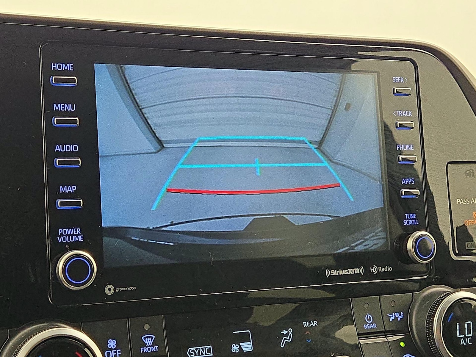 2021 Toyota Highlander XLE - Photo 15