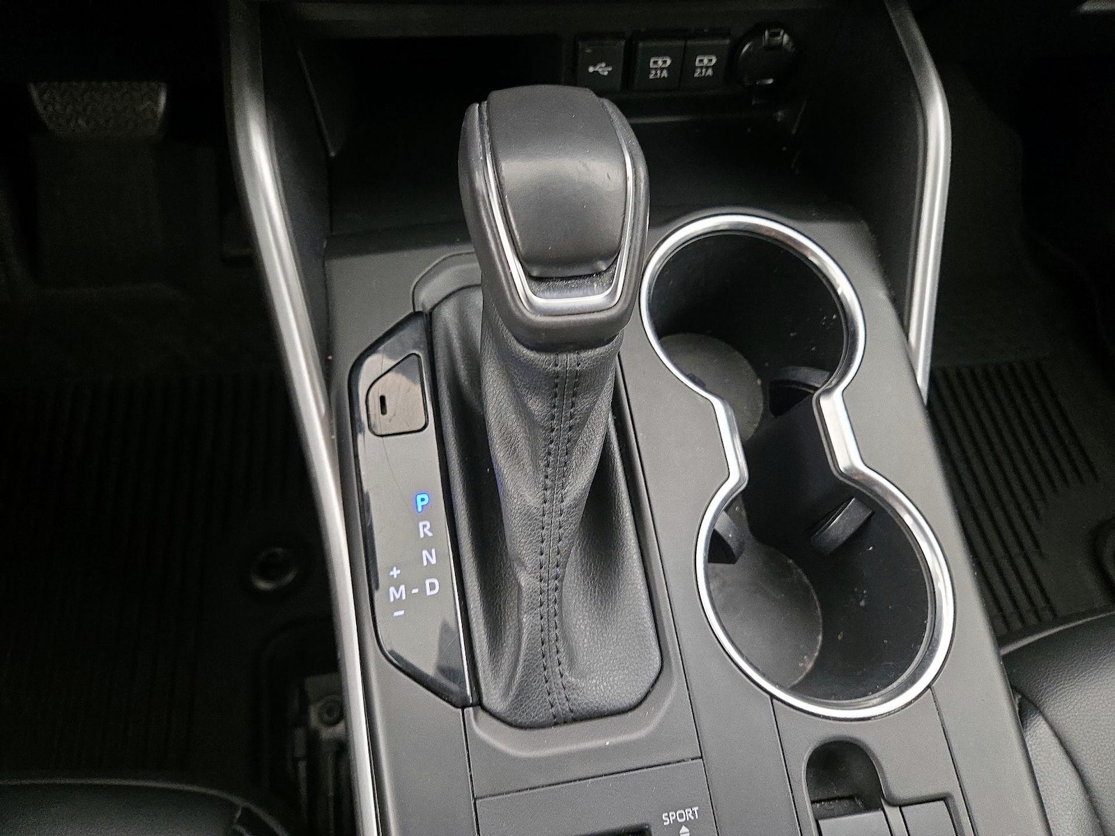 2021 Toyota Highlander XLE - Photo 18