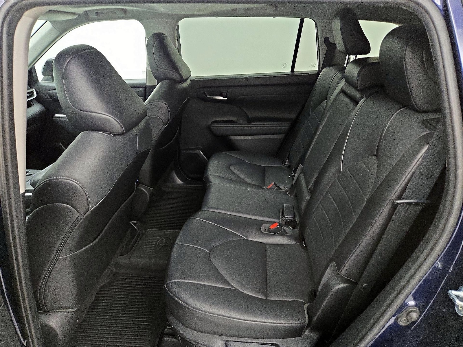 2021 Toyota Highlander XLE - Photo 21