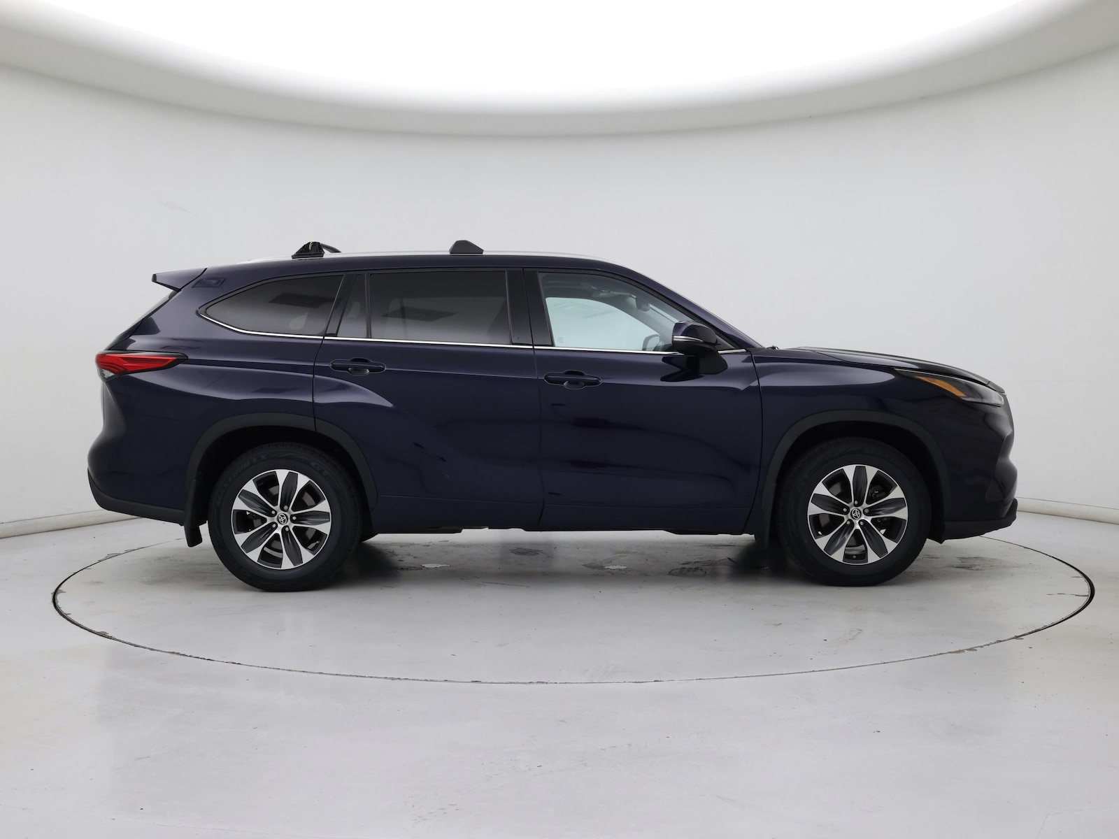 2021 Toyota Highlander XLE - Photo 8