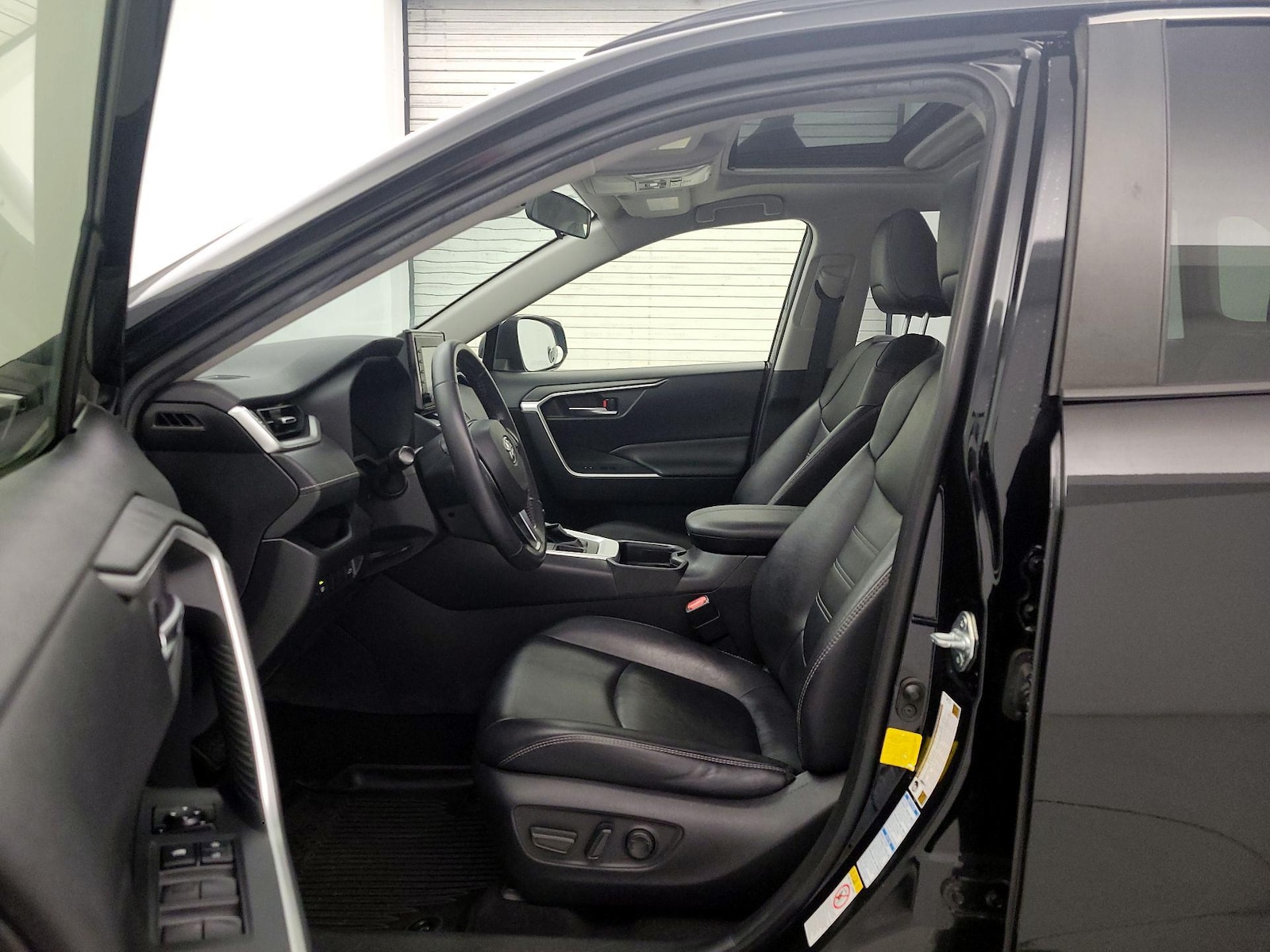 2019 Toyota RAV4 XLE Premium - Photo 12