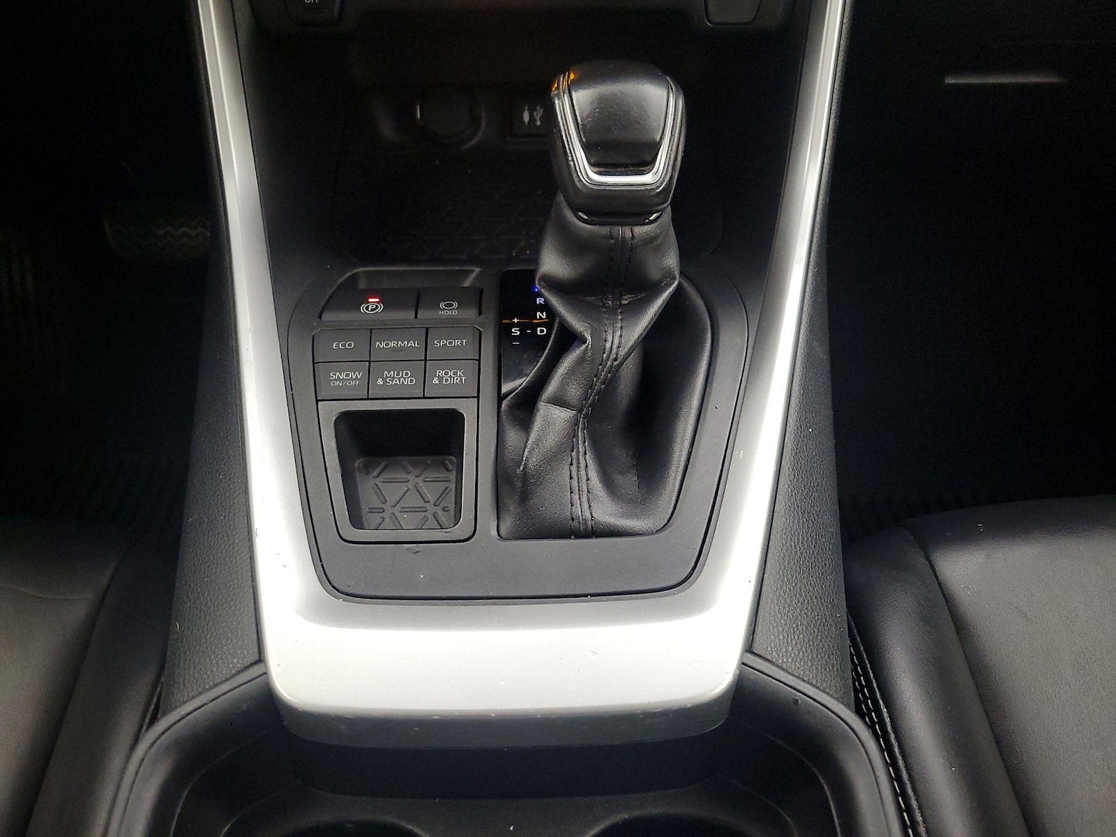 2019 Toyota RAV4 XLE Premium - Photo 18