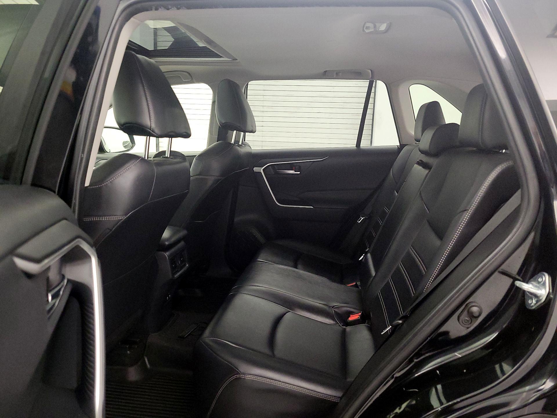 Thumbnail: 2019 Toyota RAV4 - 20
