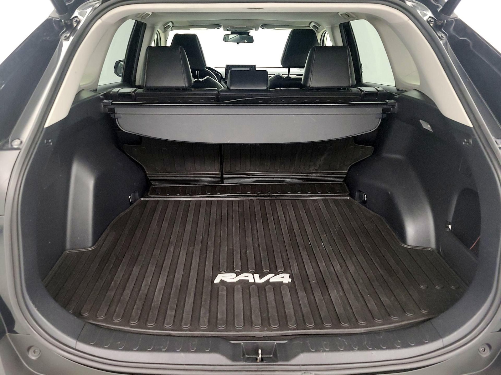 2019 Toyota RAV4 XLE Premium - Photo 22