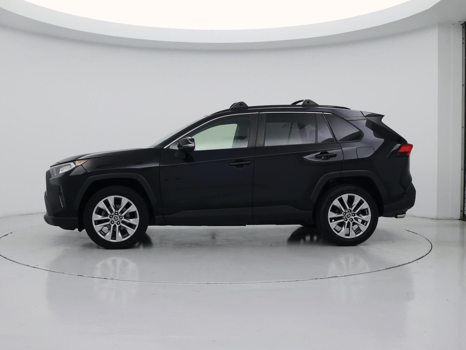 2019 Toyota RAV4 XLE Premium - Photo 4