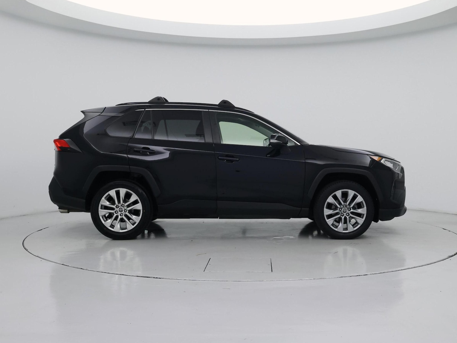 2019 Toyota RAV4 XLE Premium - Photo 8