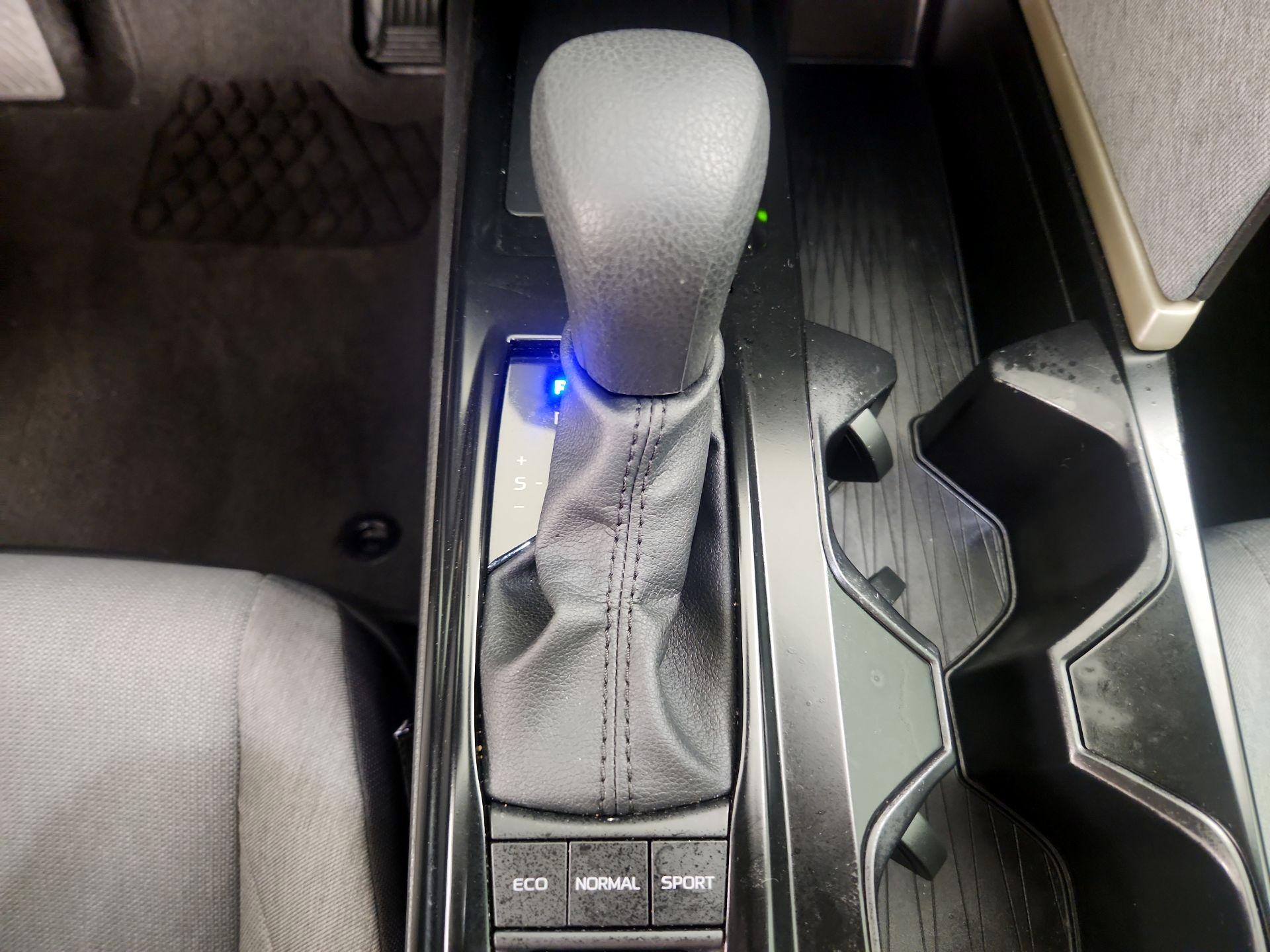 Thumbnail: 2025 Toyota Camry - 17