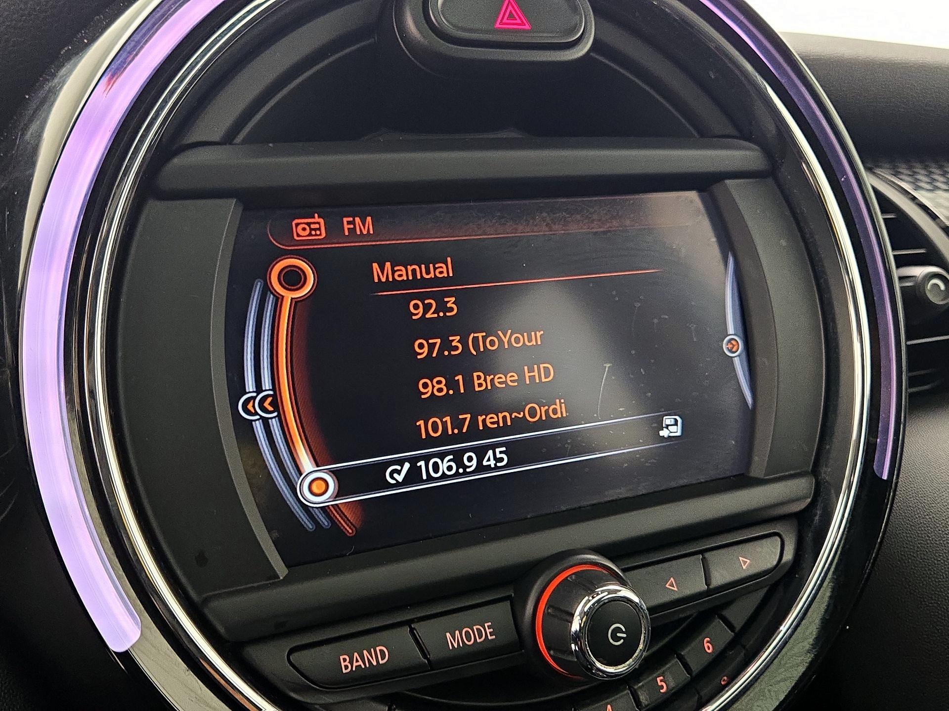 Thumbnail: 2016 MINI Cooper Hardtop - 15