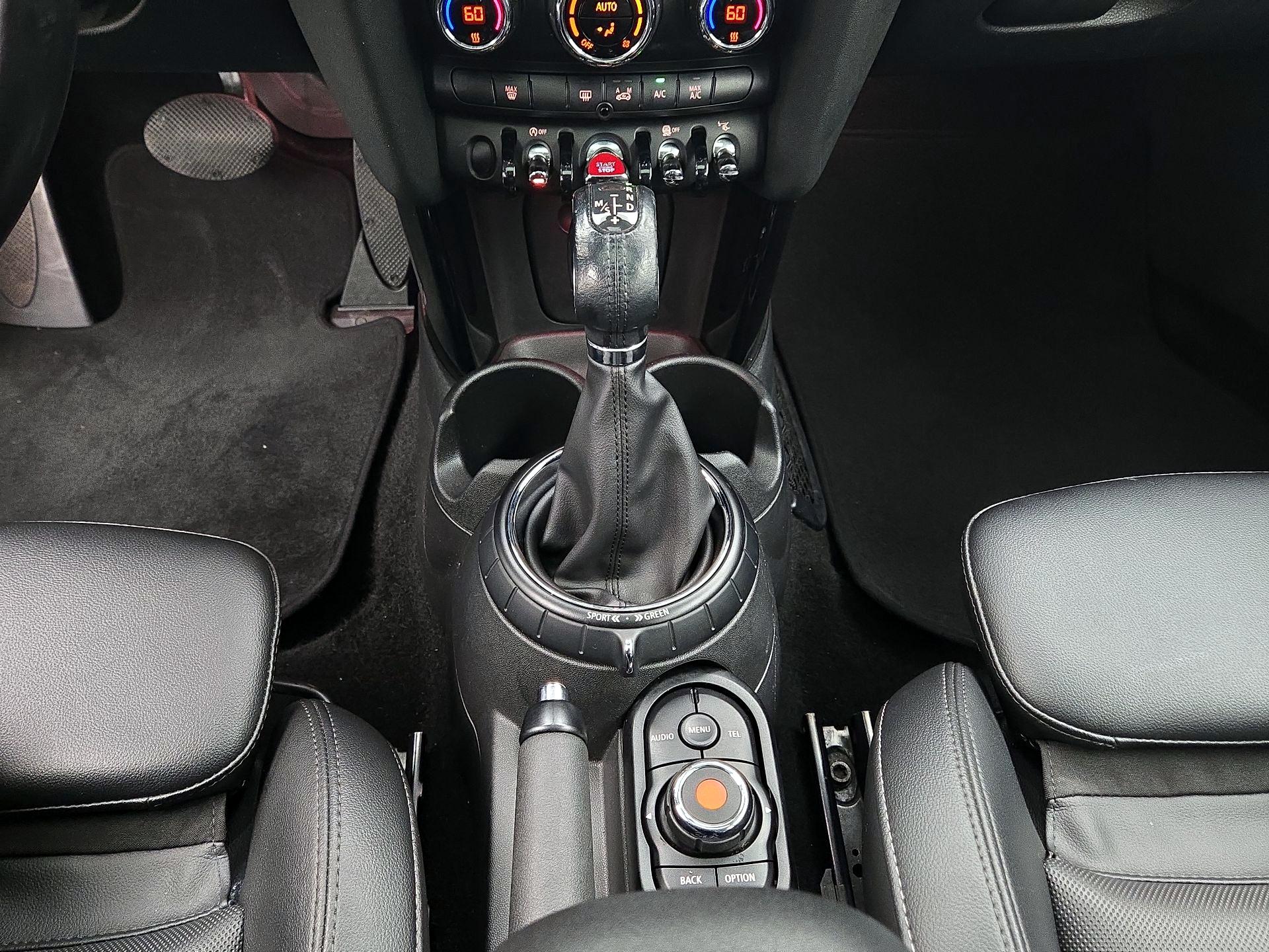 Thumbnail: 2016 MINI Cooper Hardtop - 17