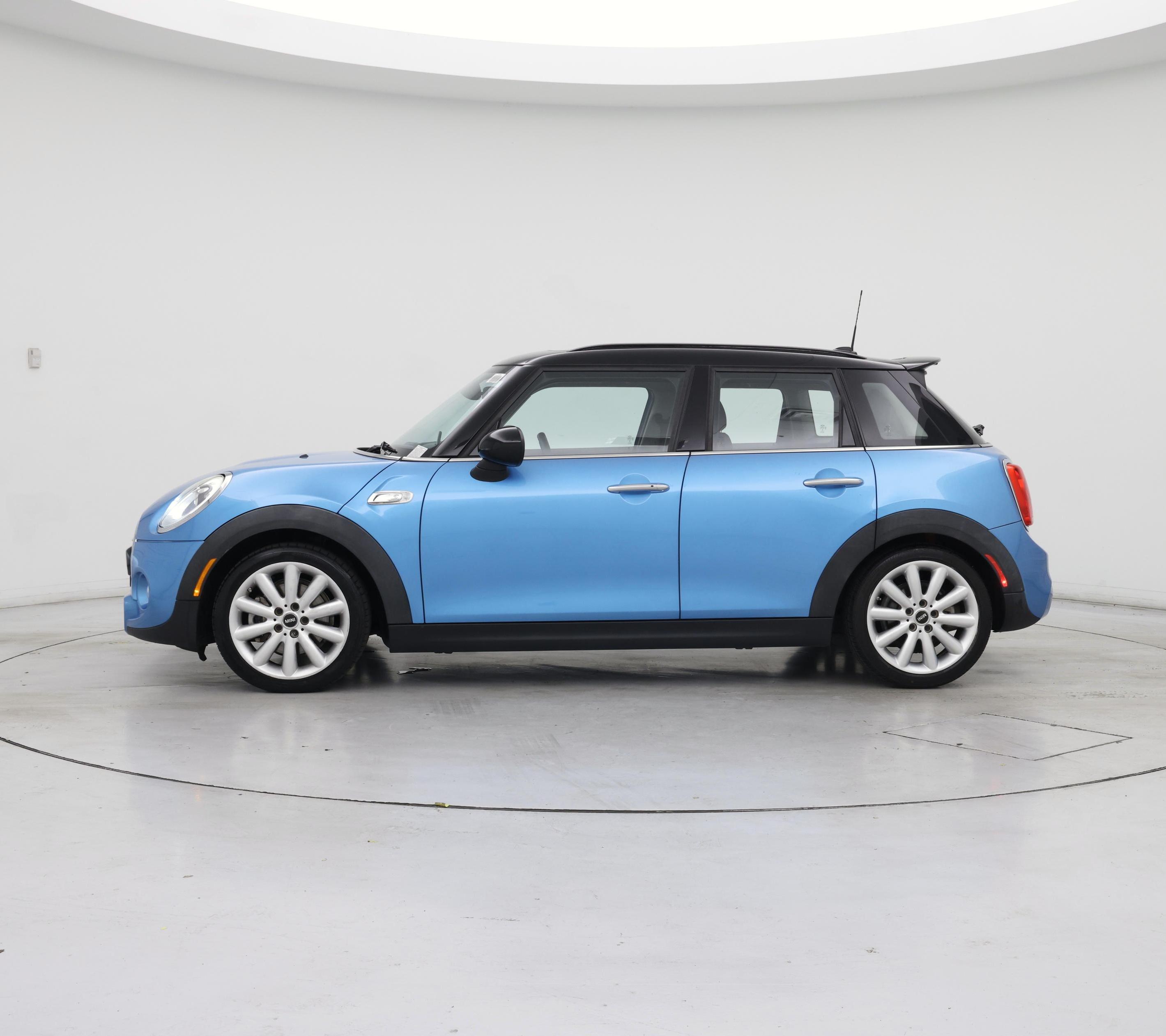 Thumbnail: 2016 MINI Cooper Hardtop - 3