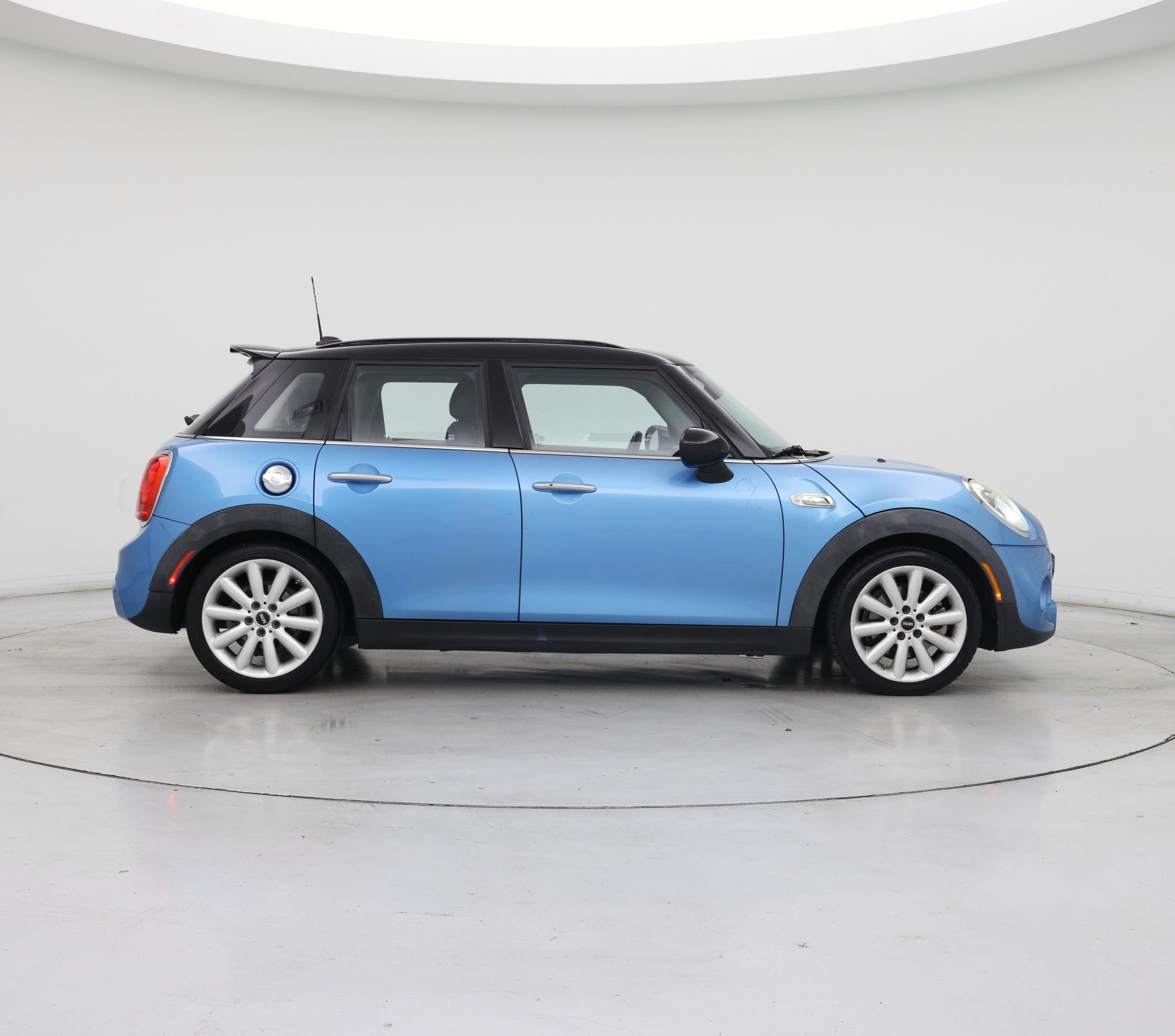 Thumbnail: 2016 MINI Cooper Hardtop - 7