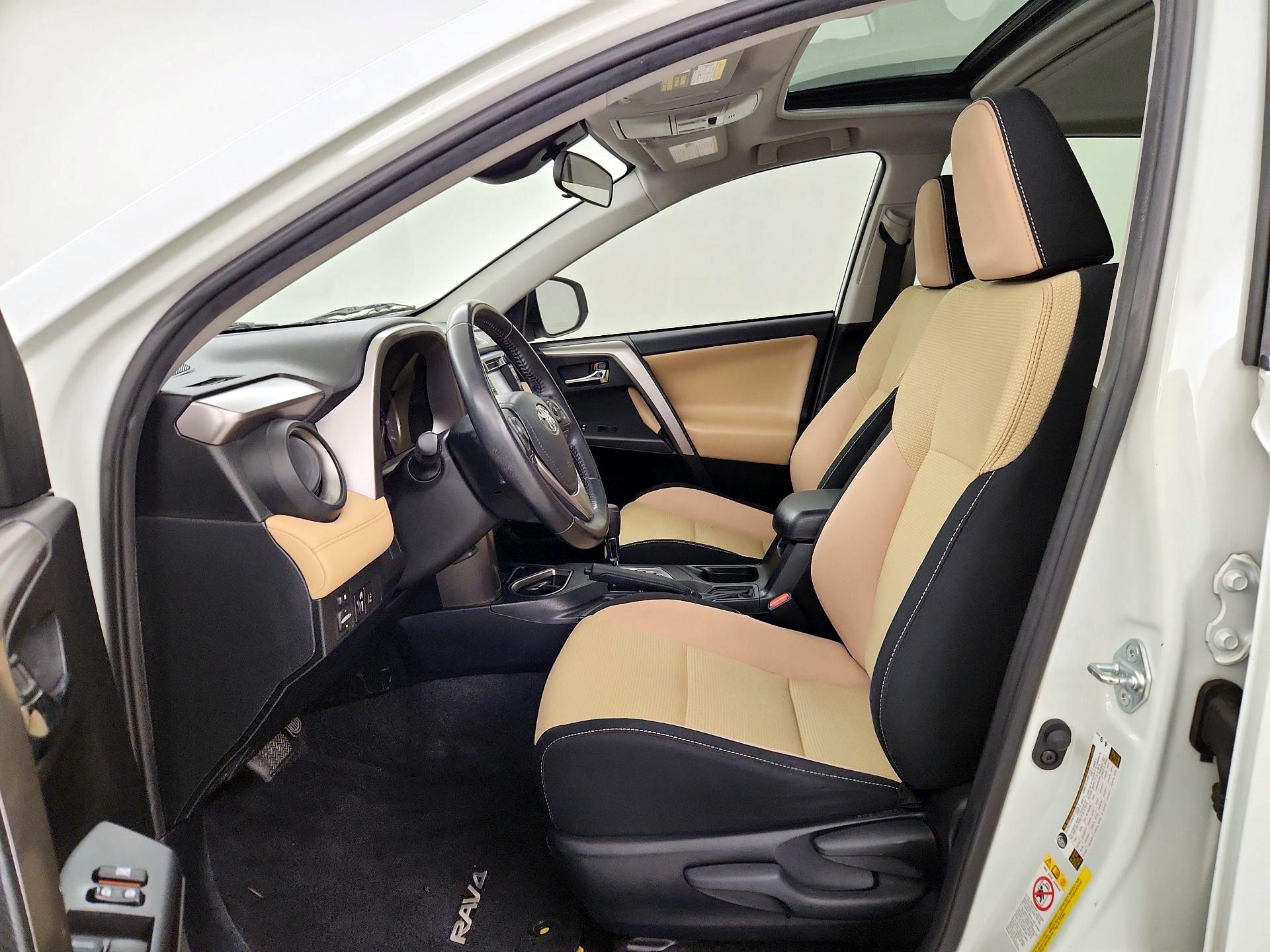 Thumbnail: 2018 Toyota RAV4 - 11