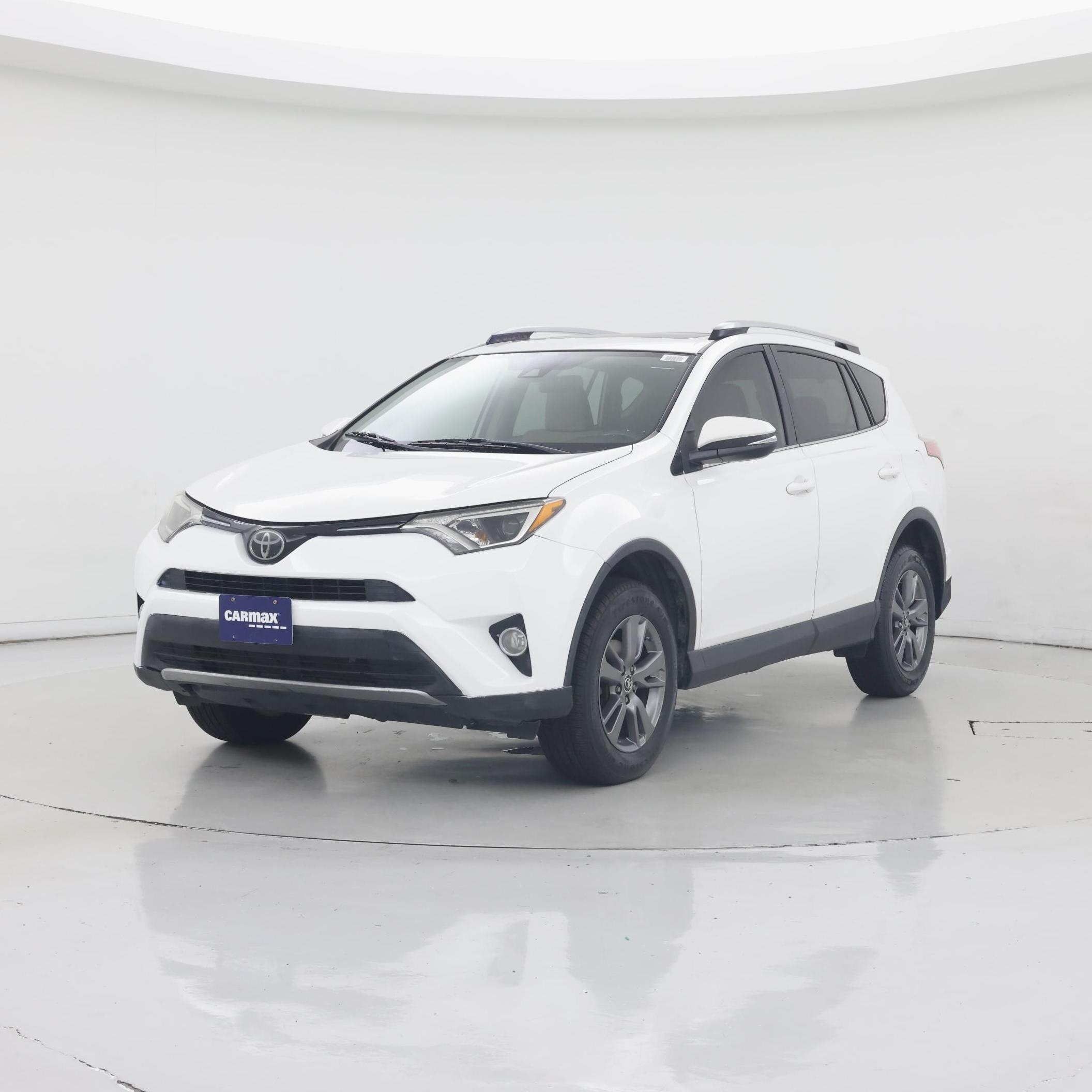 Thumbnail: 2018 Toyota RAV4 - 4