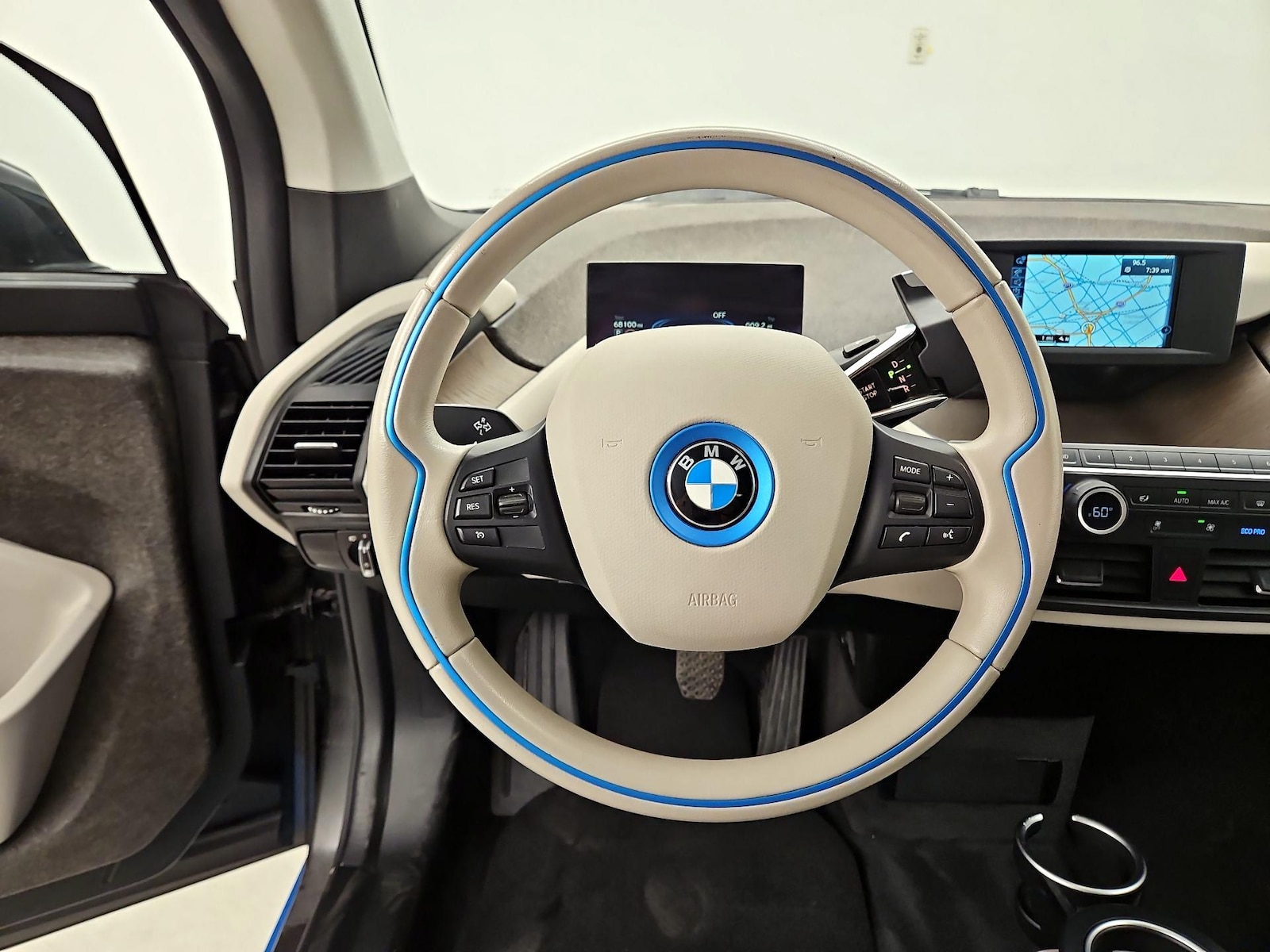 2016 BMW i3 Mega World - Photo 11