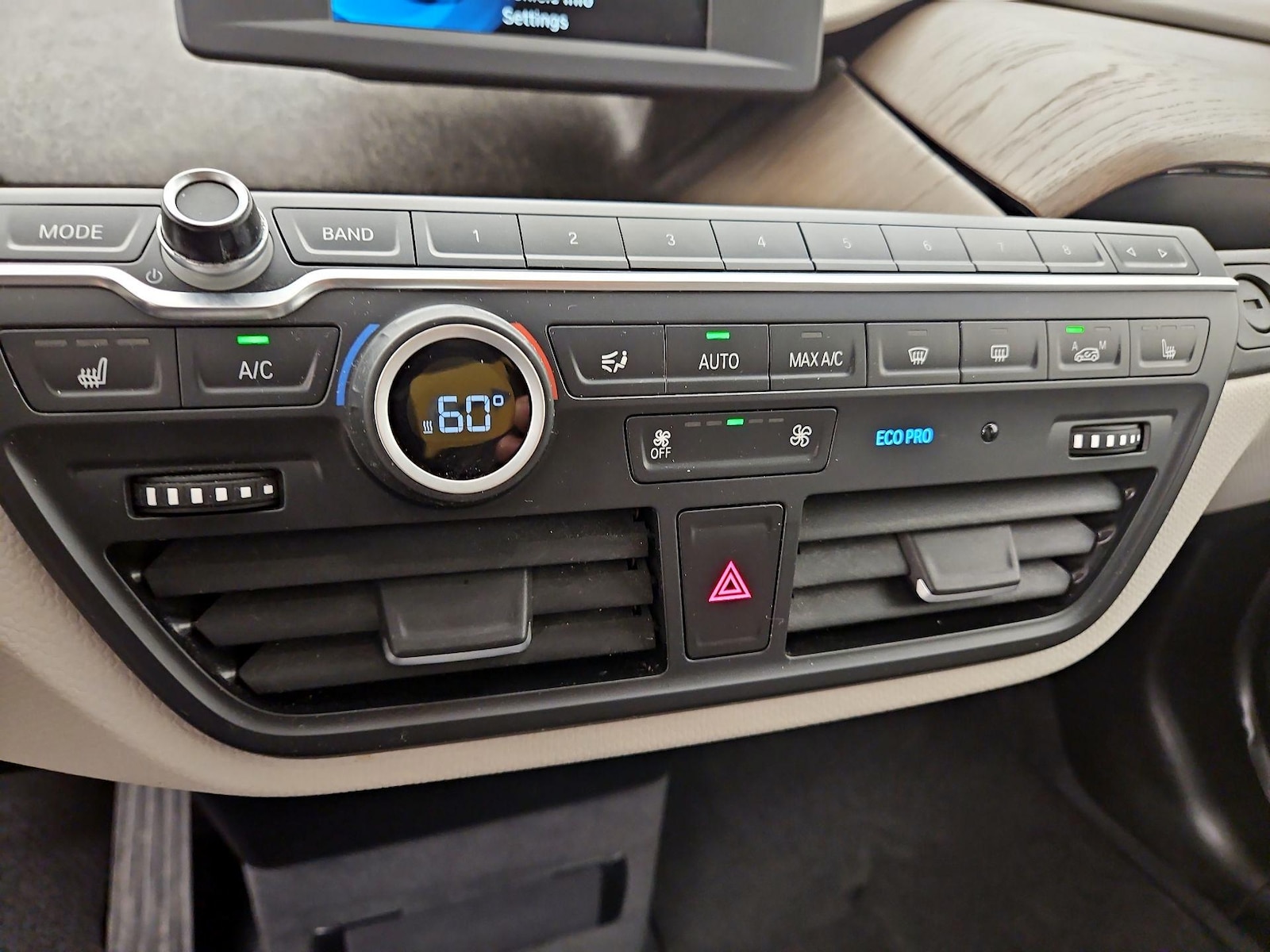 2016 BMW i3 Mega World - Photo 18