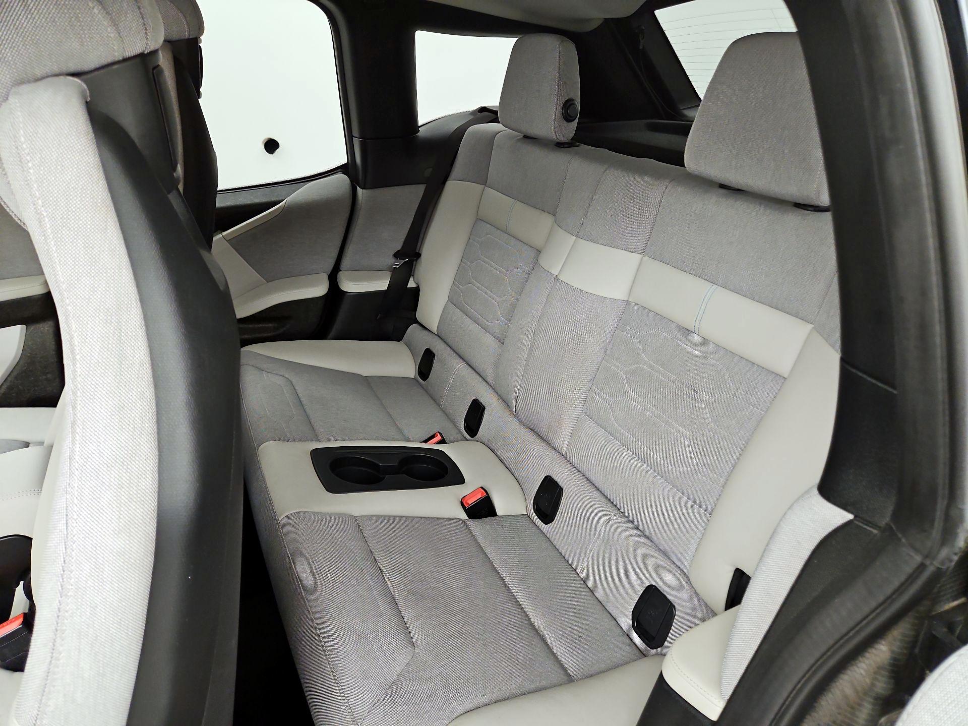 Thumbnail: 2016 BMW i3 - 19