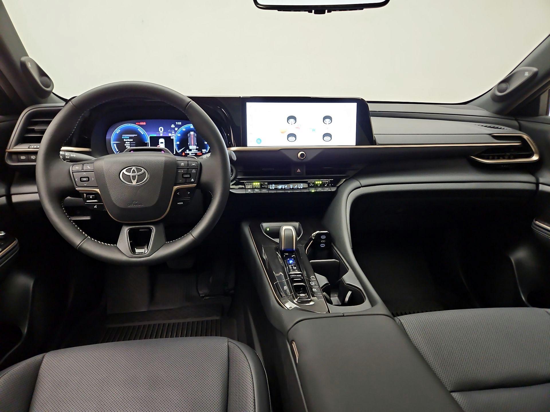 Thumbnail: 2025 Toyota Crown Signia - 9