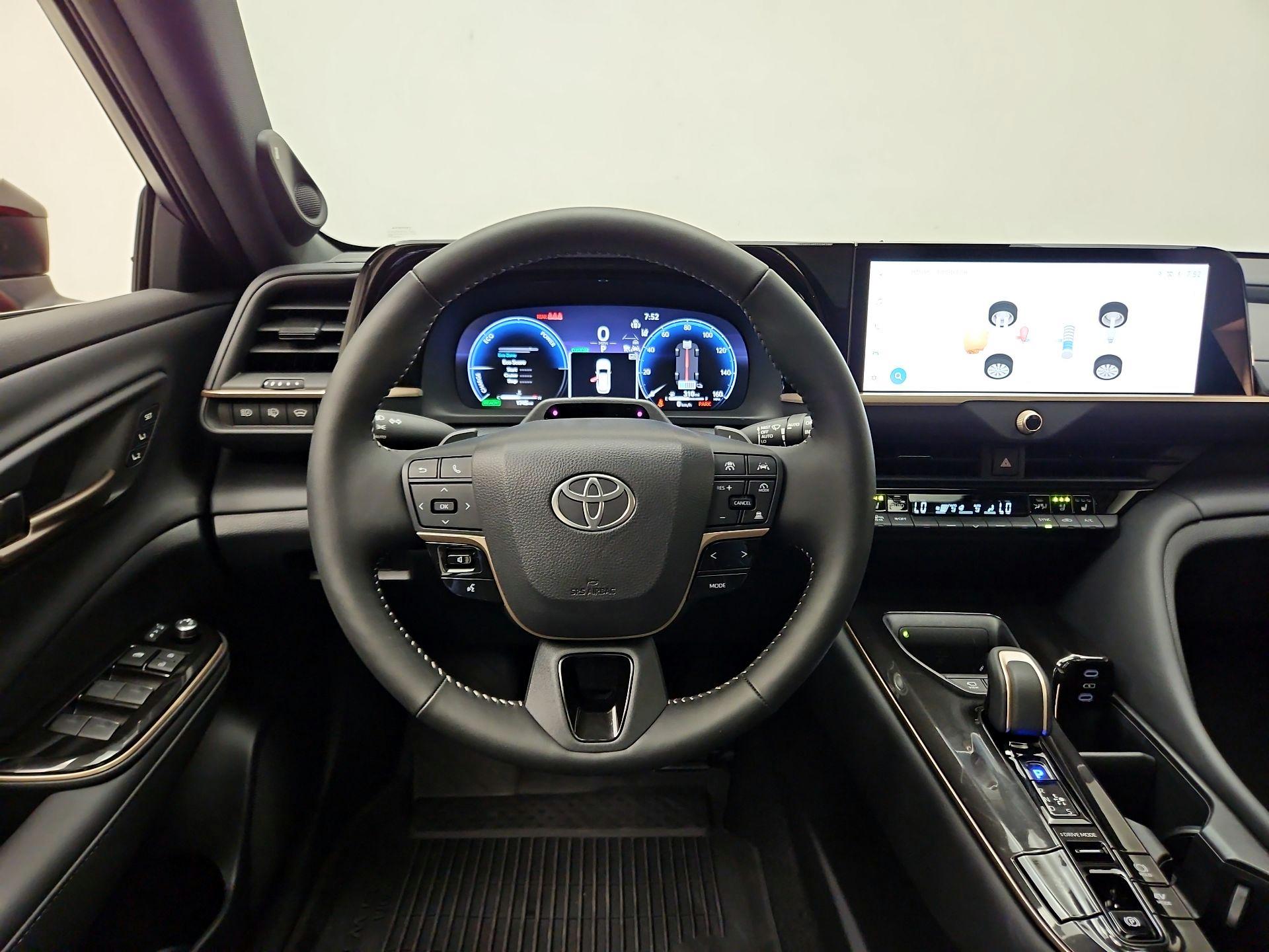 Thumbnail: 2025 Toyota Crown Signia - 10
