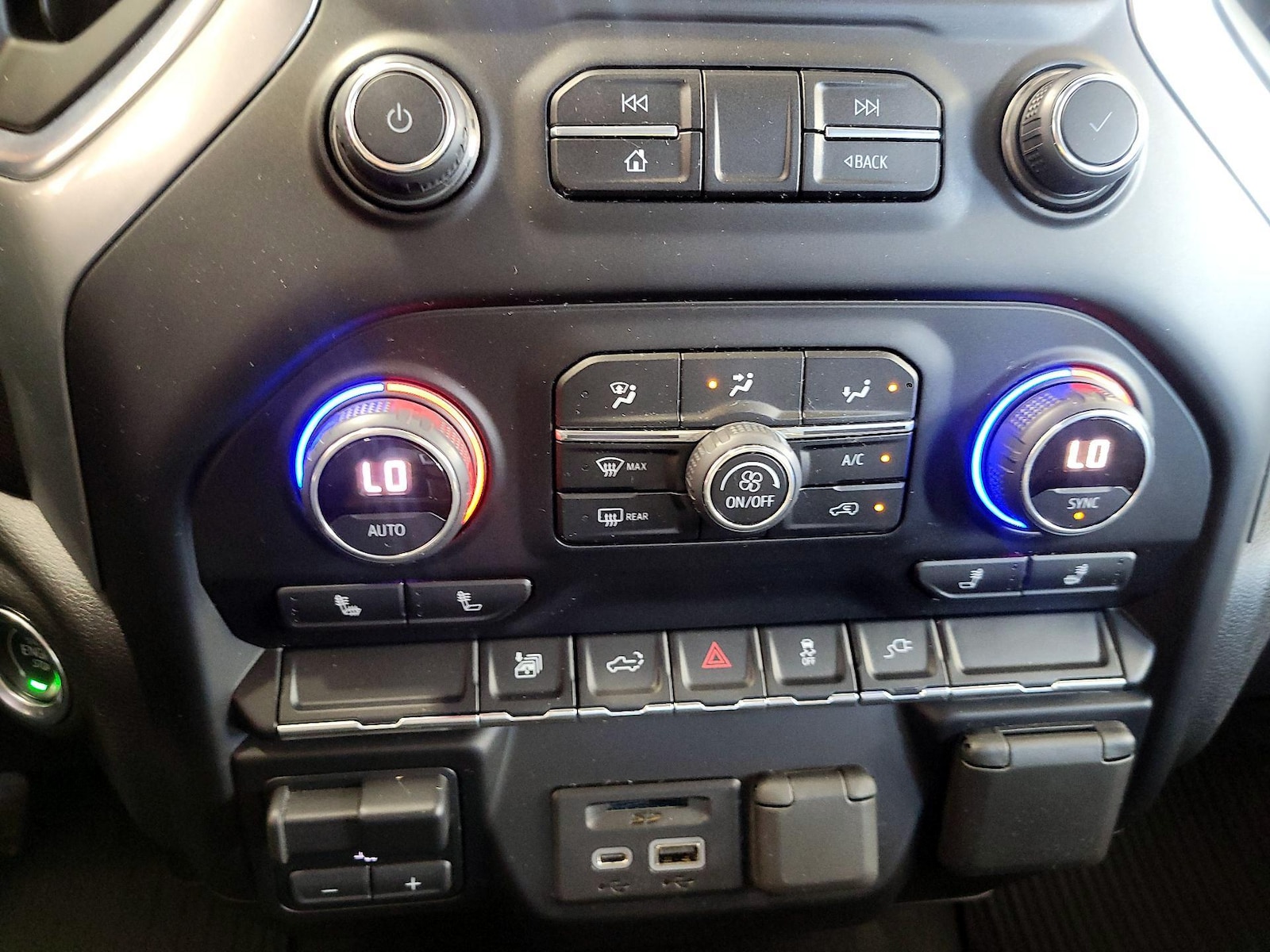 2020 Chevrolet Silverado 2500HD LTZ - Photo 17
