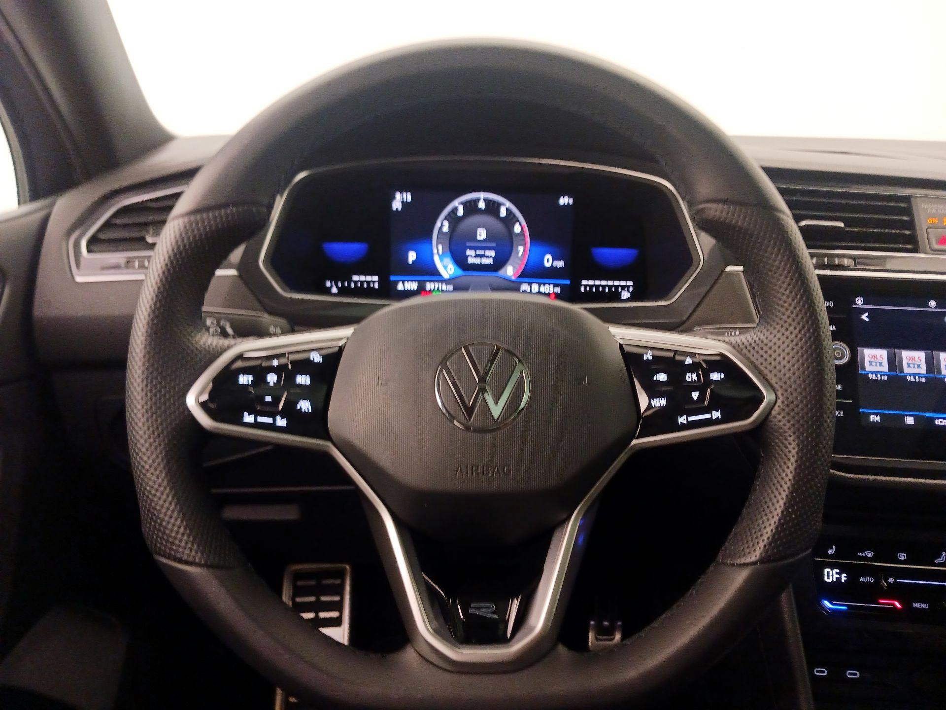 Thumbnail: 2022 Volkswagen Tiguan - 10