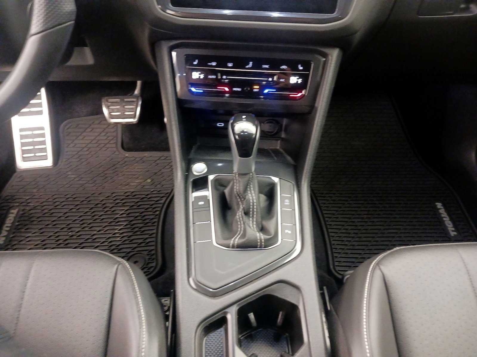 2022 Volkswagen Tiguan SE R-LINE BLACK - Photo 18