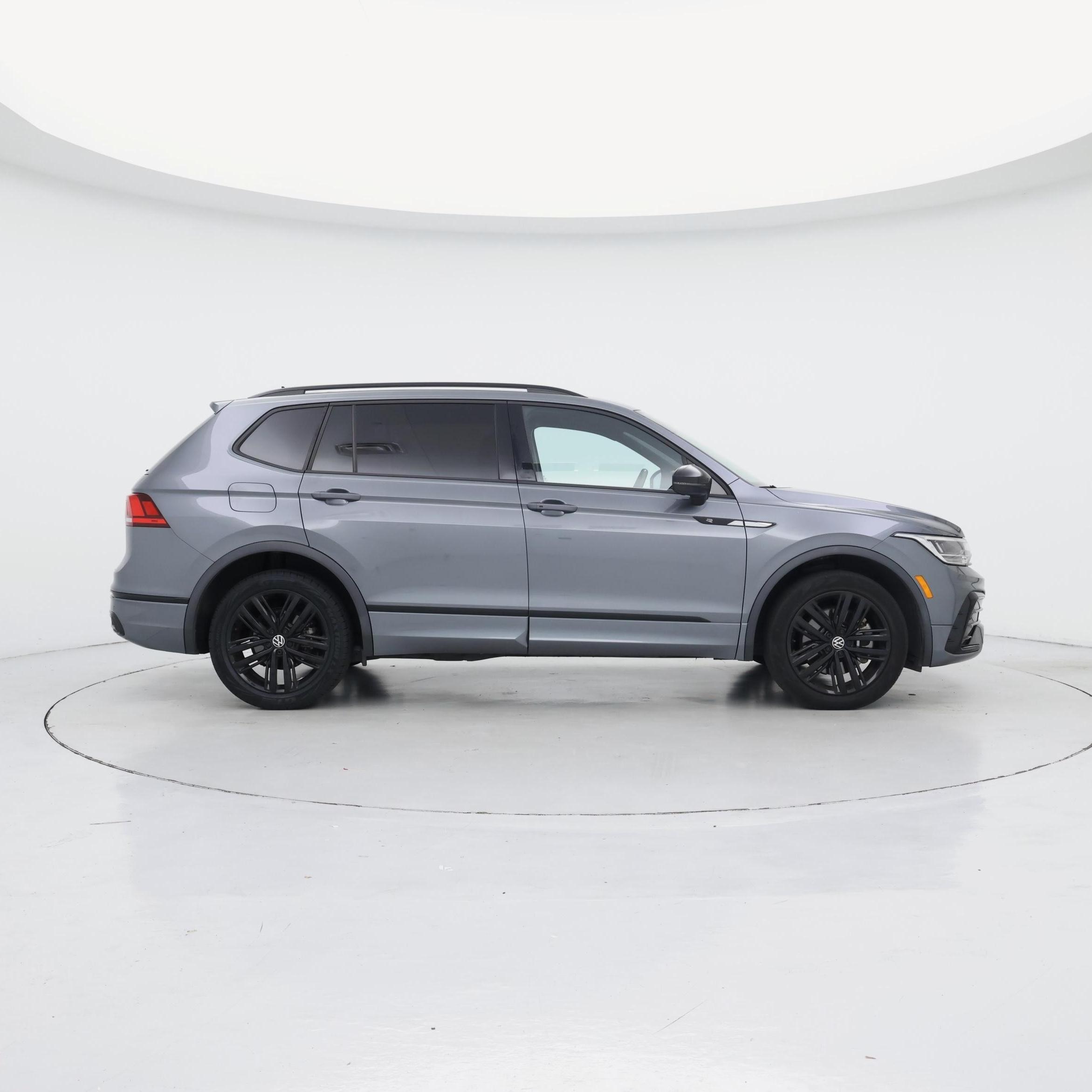 Thumbnail: 2022 Volkswagen Tiguan - 7