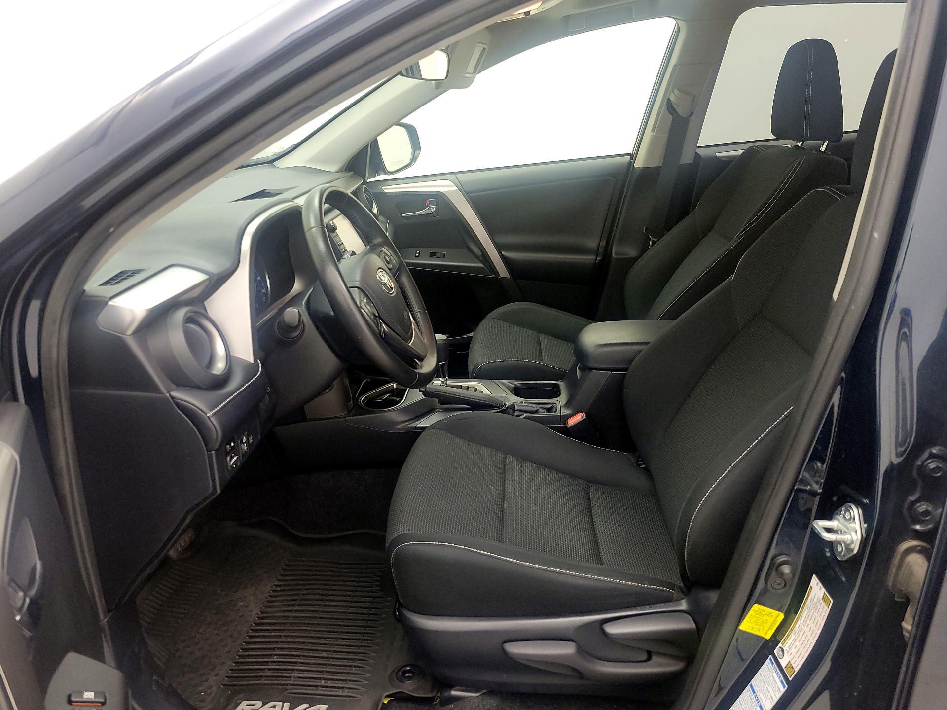Thumbnail: 2018 Toyota RAV4 - 11