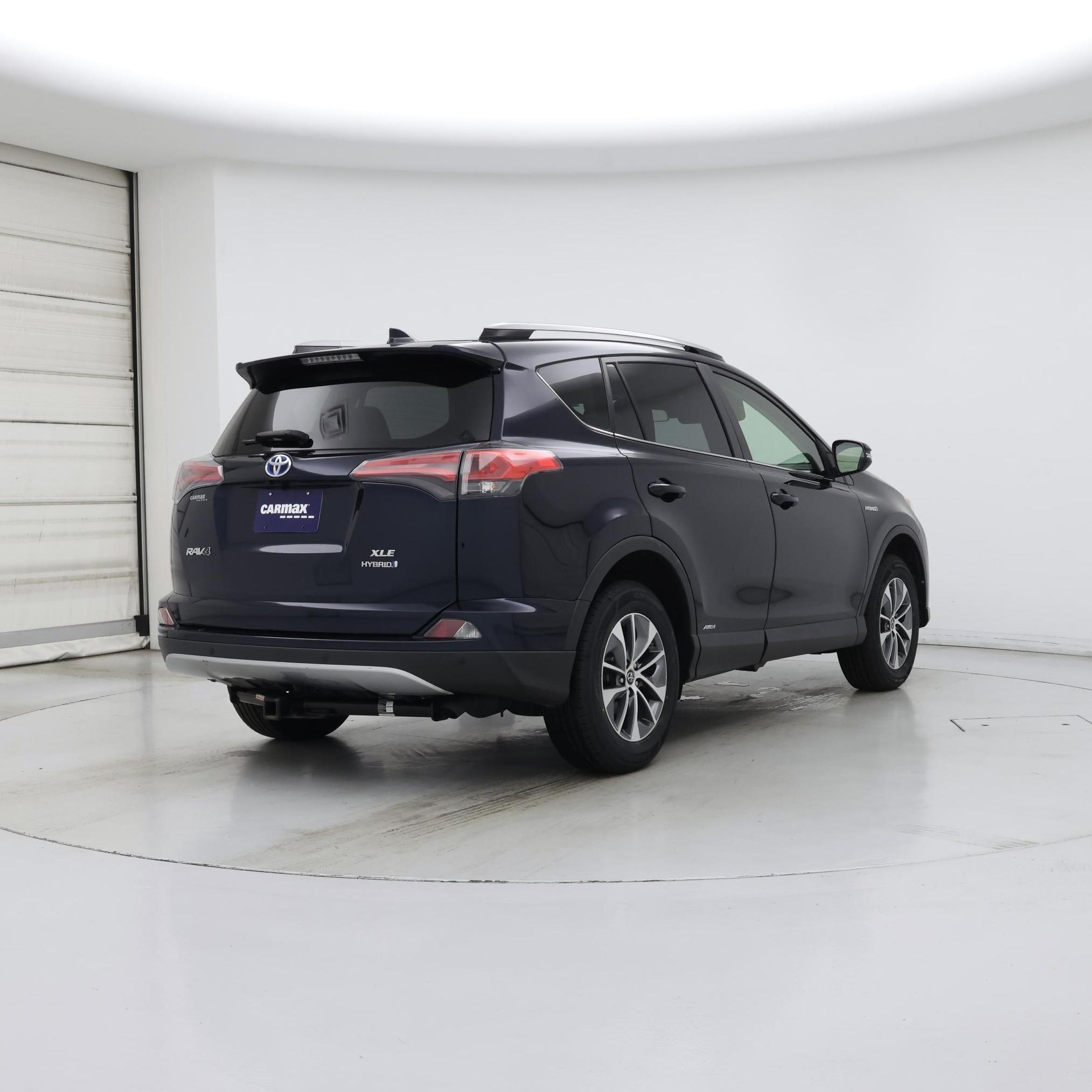 Thumbnail: 2018 Toyota RAV4 - 8