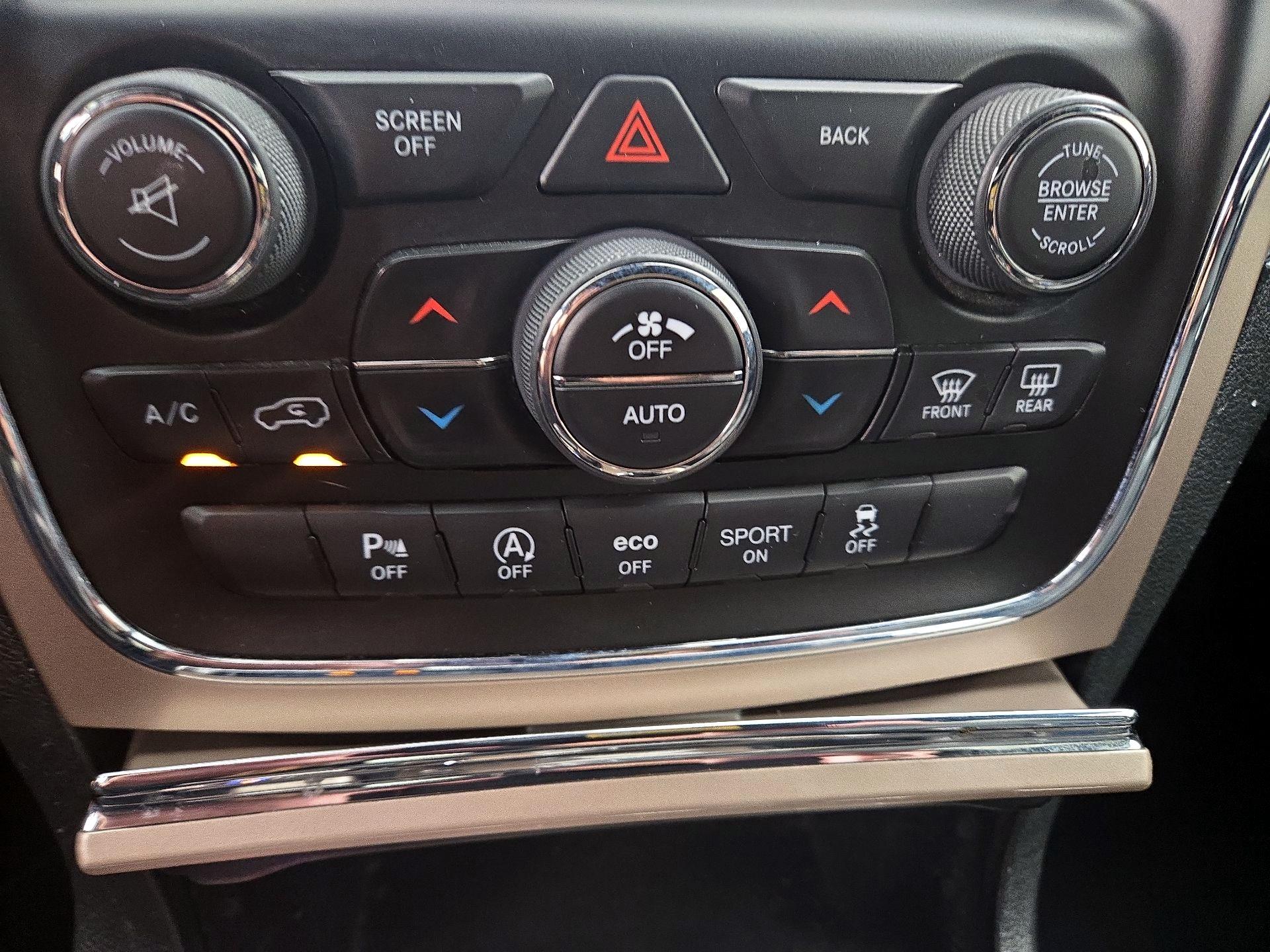 Thumbnail: 2017 Jeep Grand Cherokee - 17