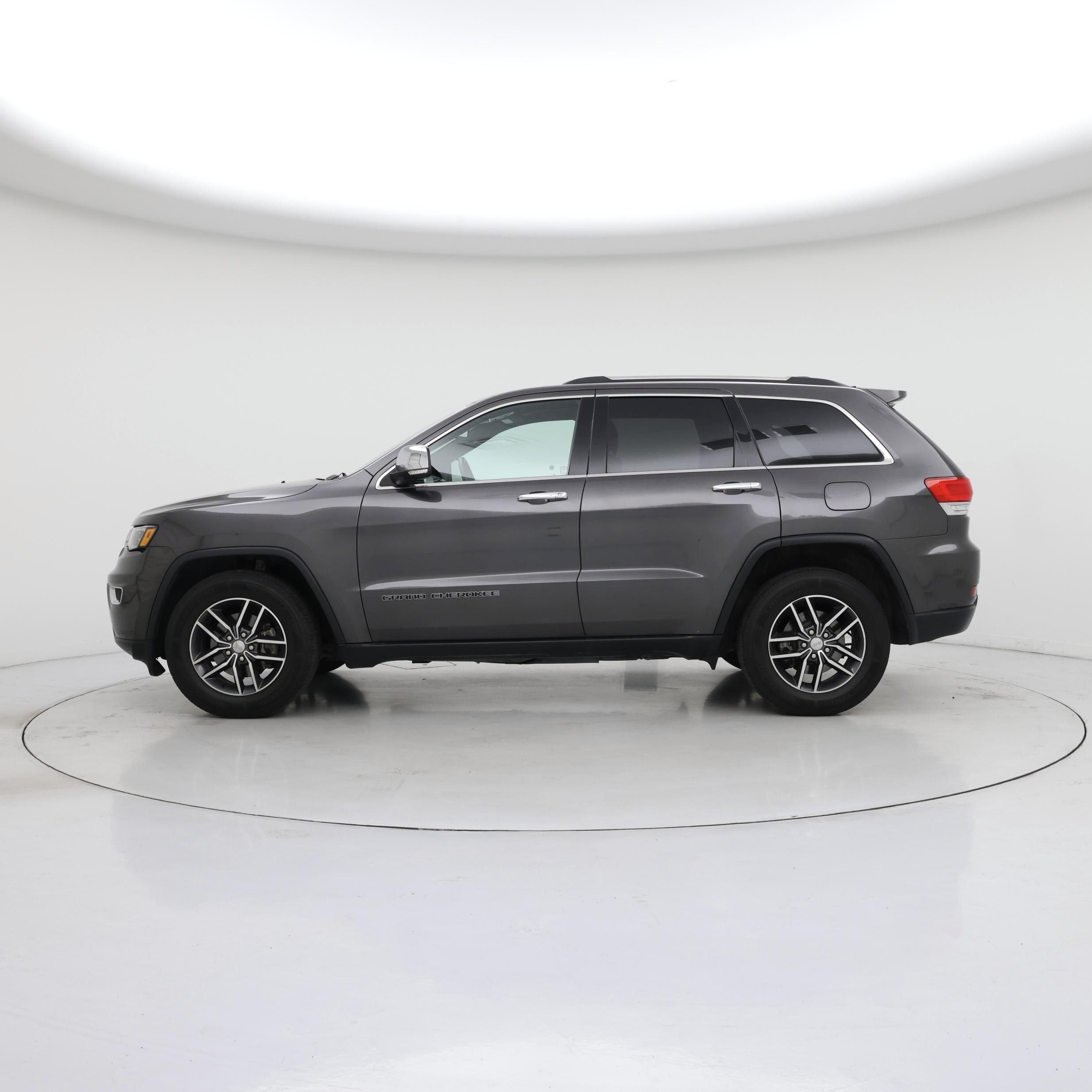 Thumbnail: 2017 Jeep Grand Cherokee - 3