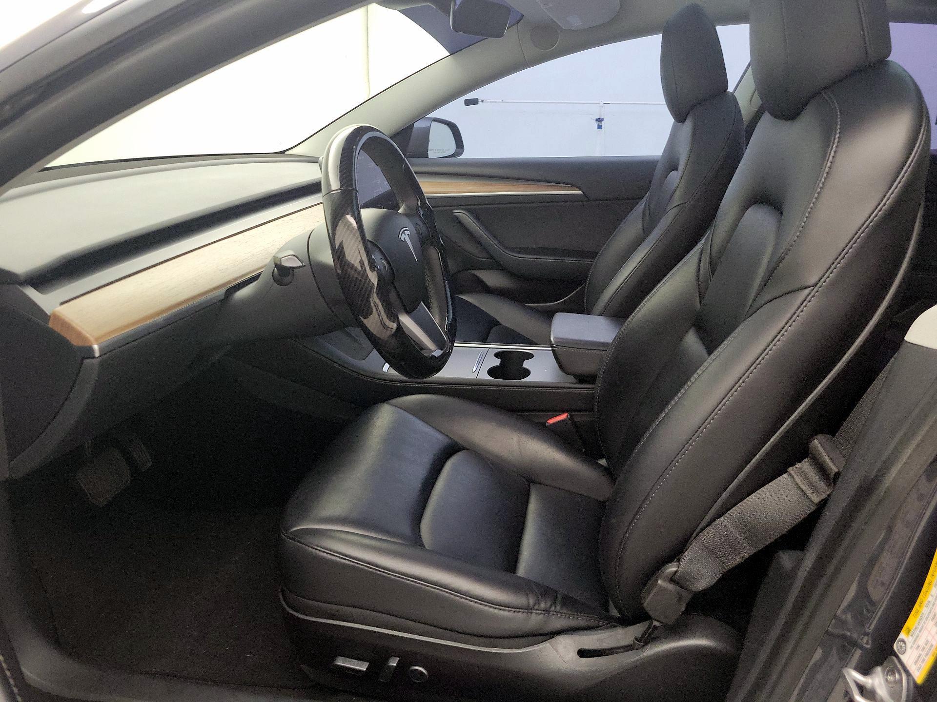 Thumbnail: 2022 Tesla Model 3 - 11