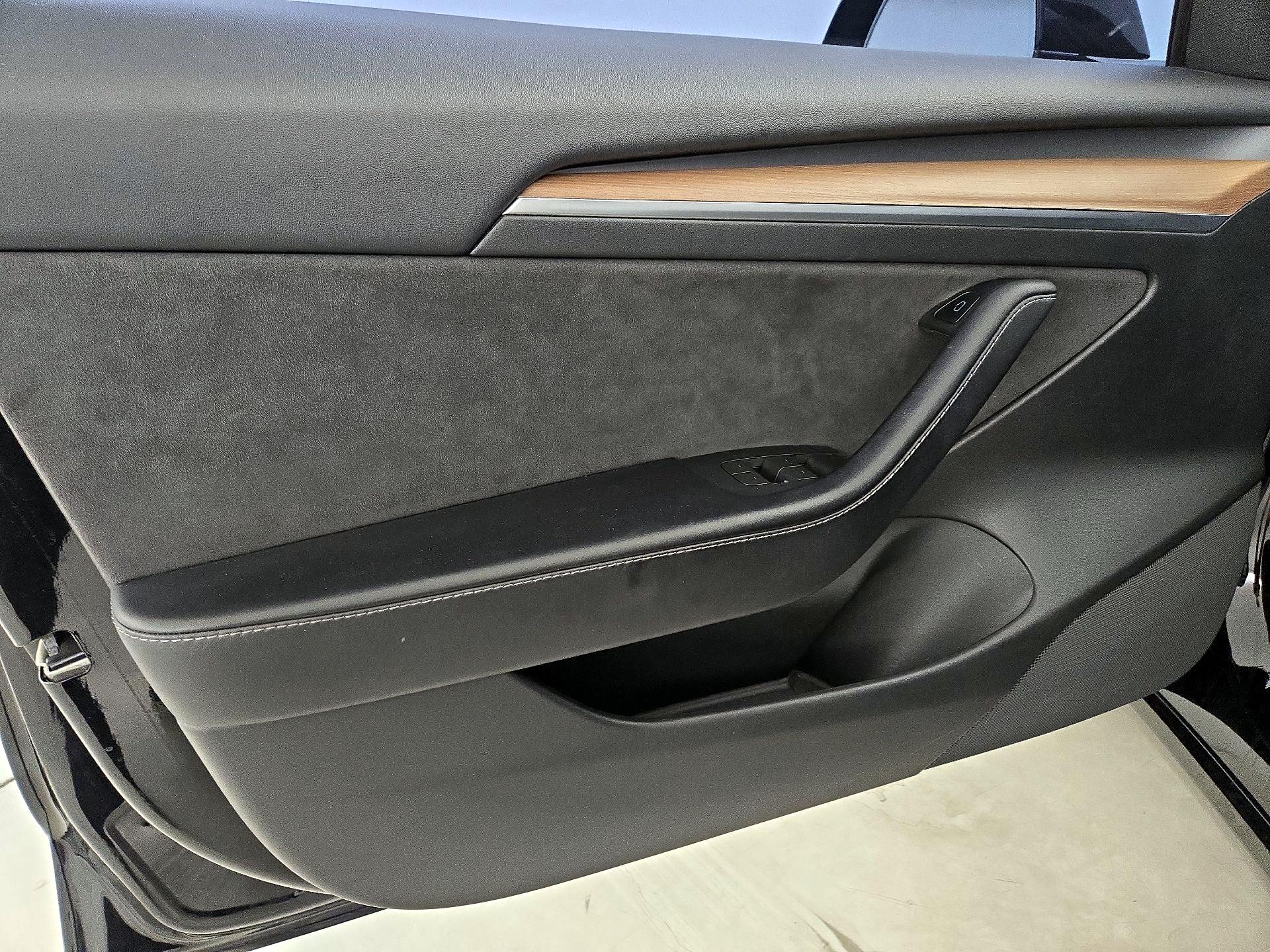 Thumbnail: 2023 Tesla Model 3 - 12
