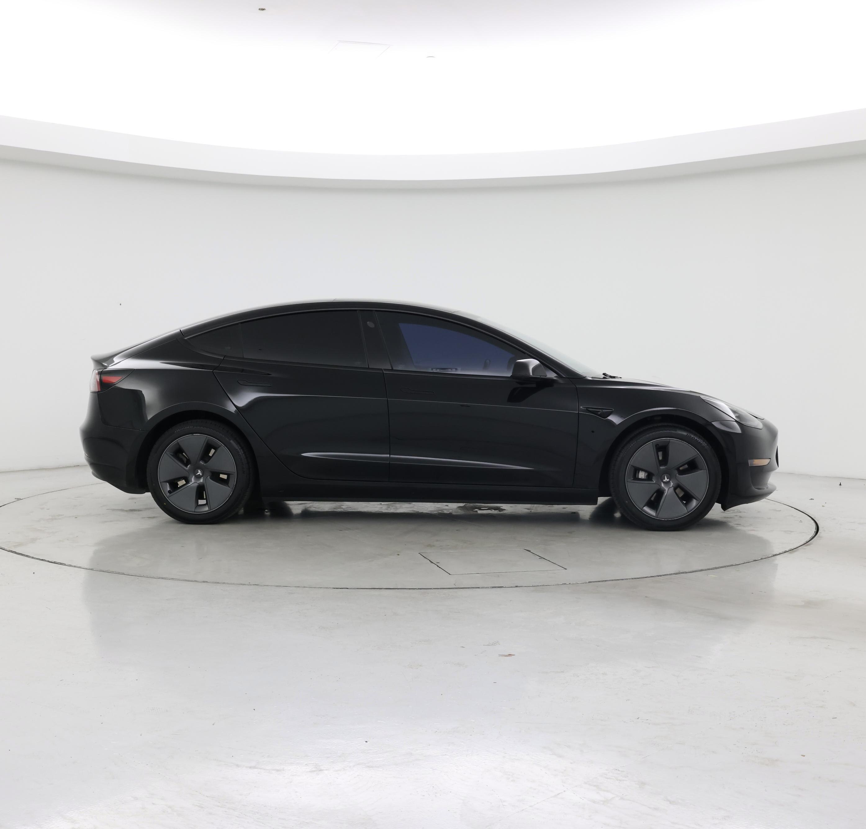 Thumbnail: 2023 Tesla Model 3 - 7