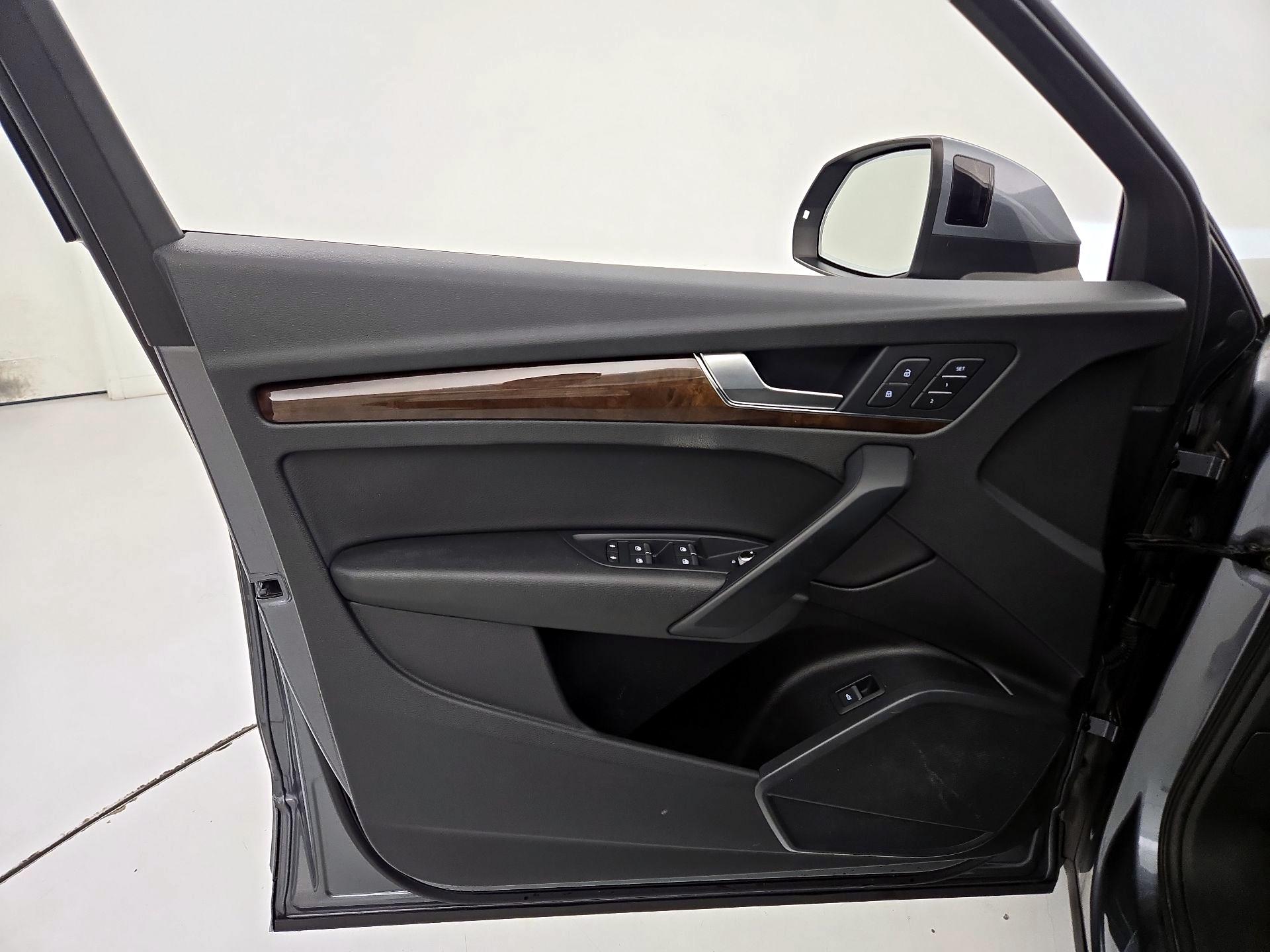 Thumbnail: 2019 Audi Q5 - 12