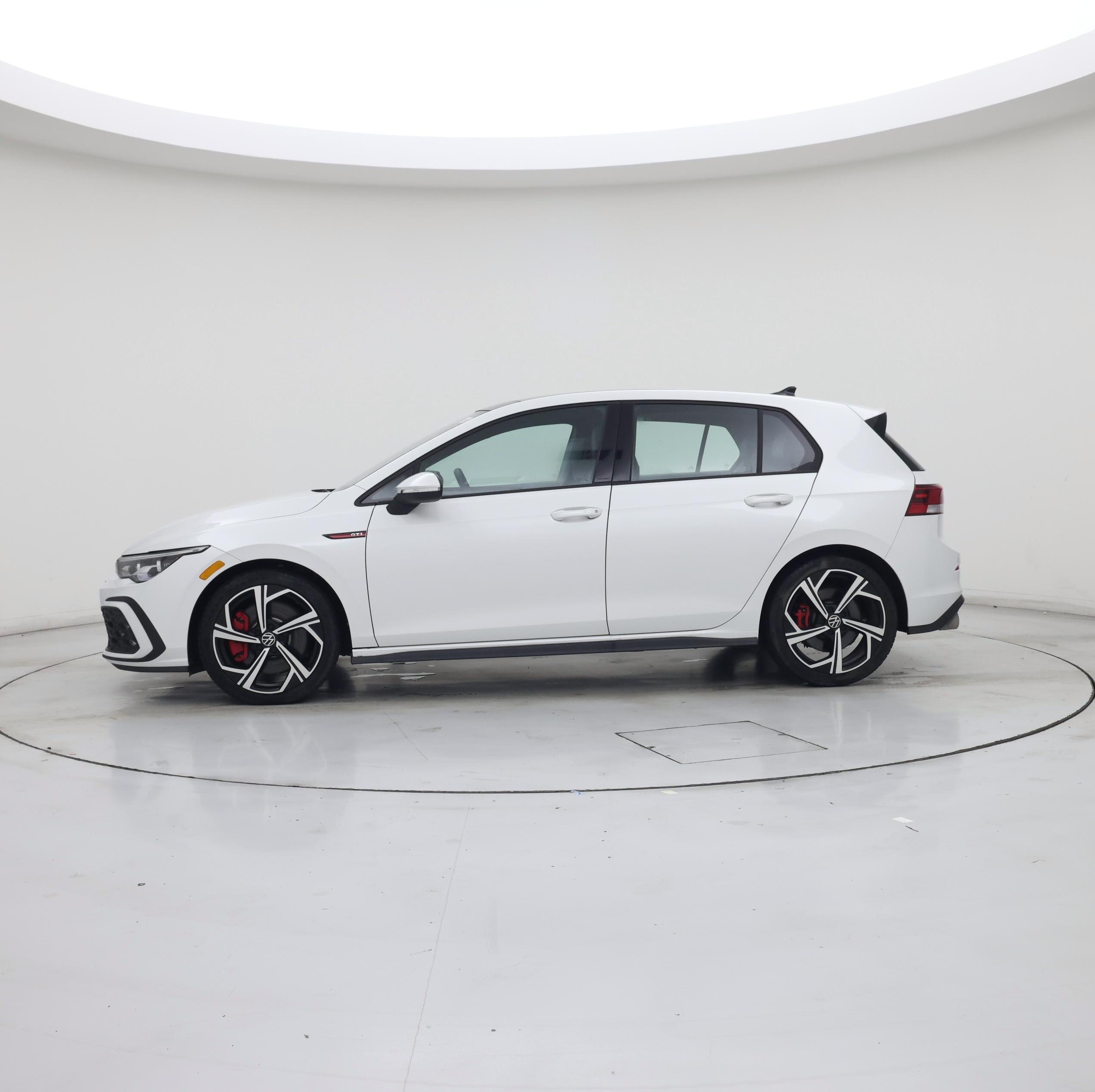 Thumbnail: 2024 Volkswagen Golf - 3