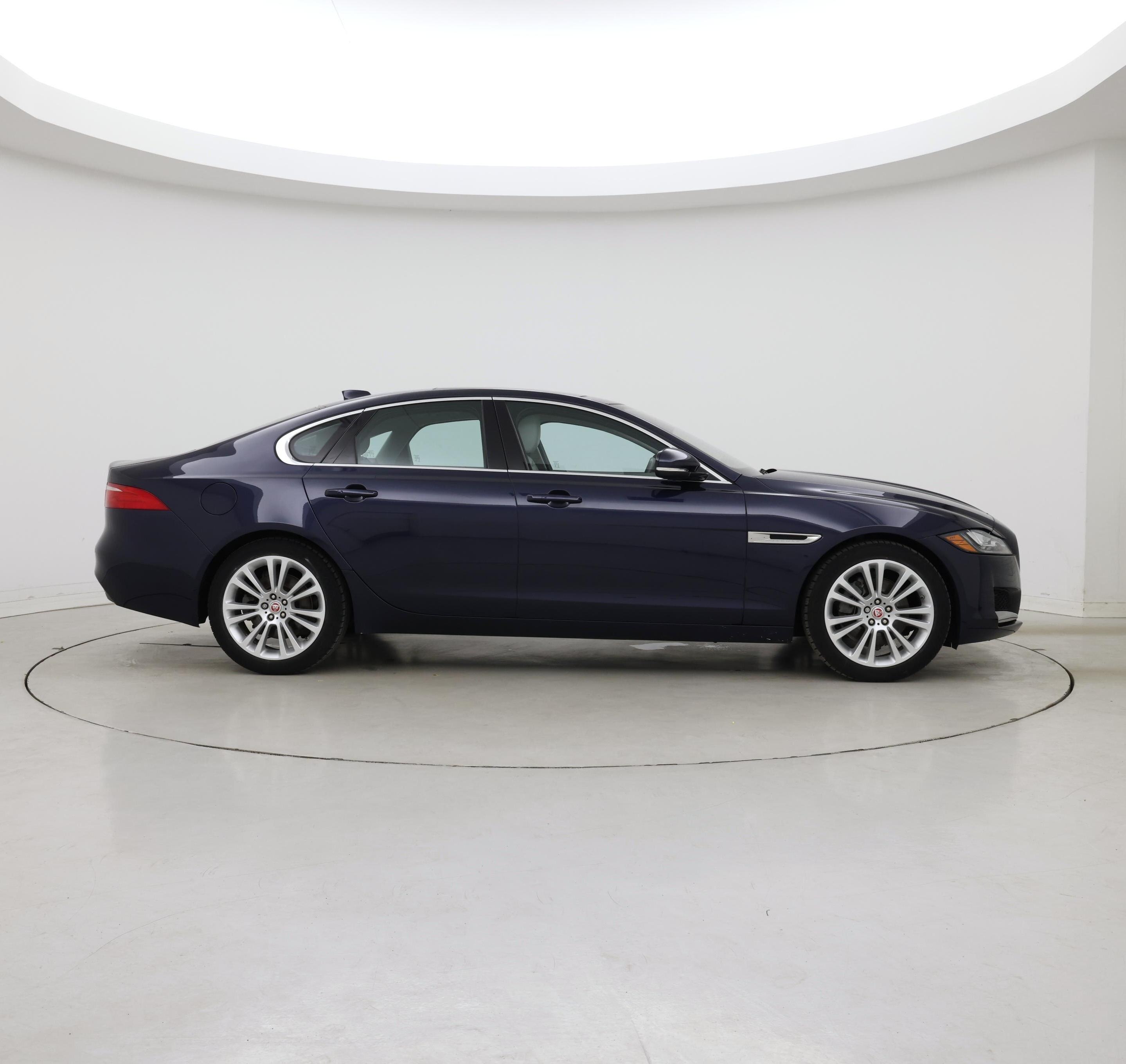 Thumbnail: 2018 Jaguar XF - 7