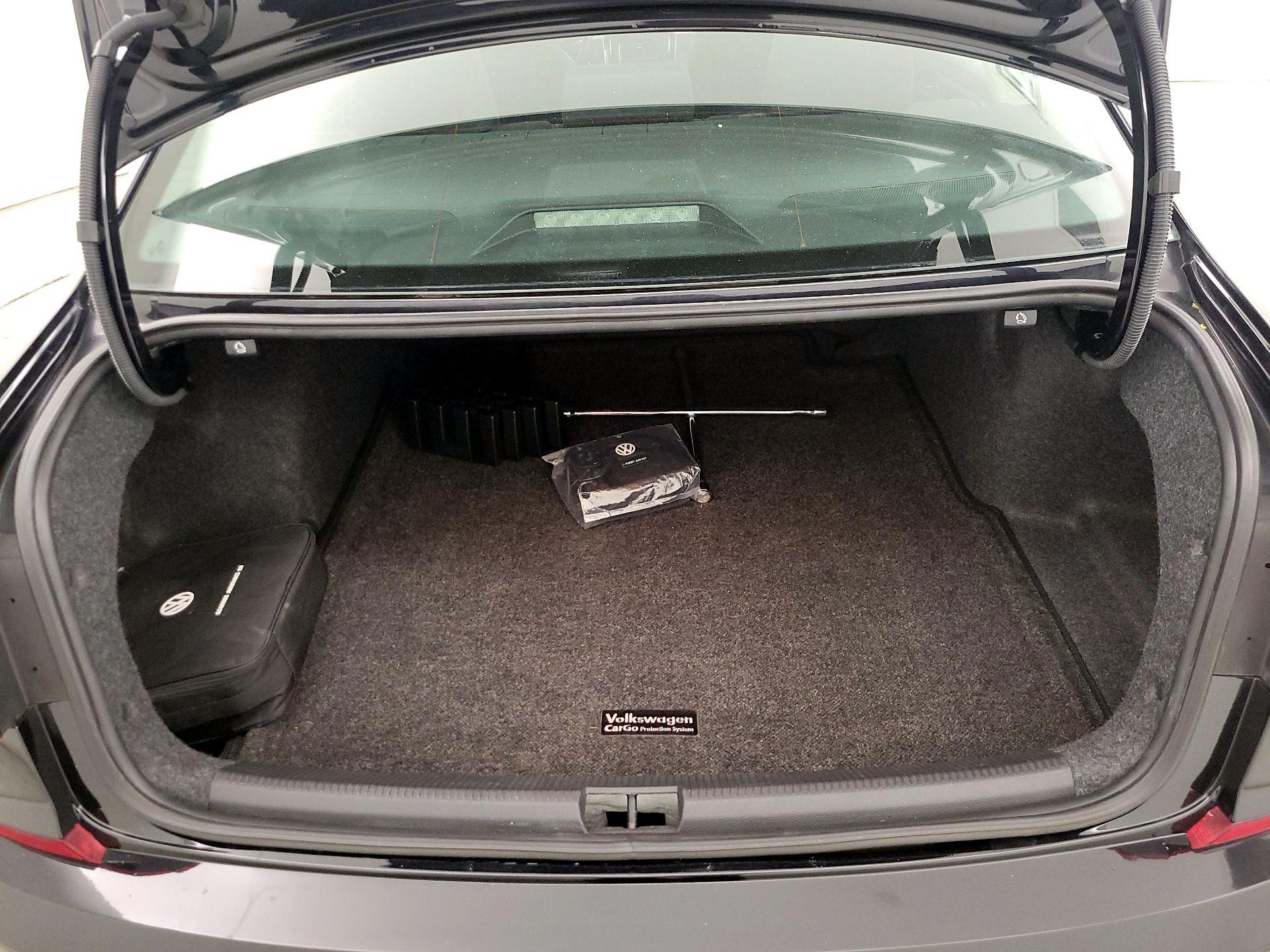 Thumbnail: 2017 Volkswagen Passat - 19