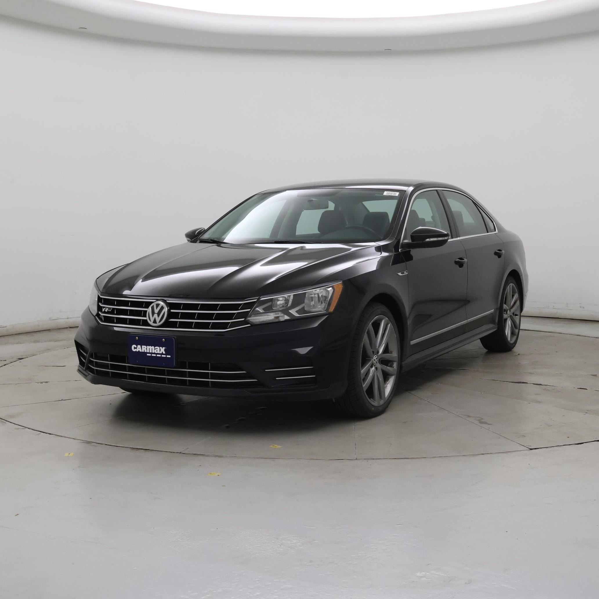 Thumbnail: 2017 Volkswagen Passat - 4