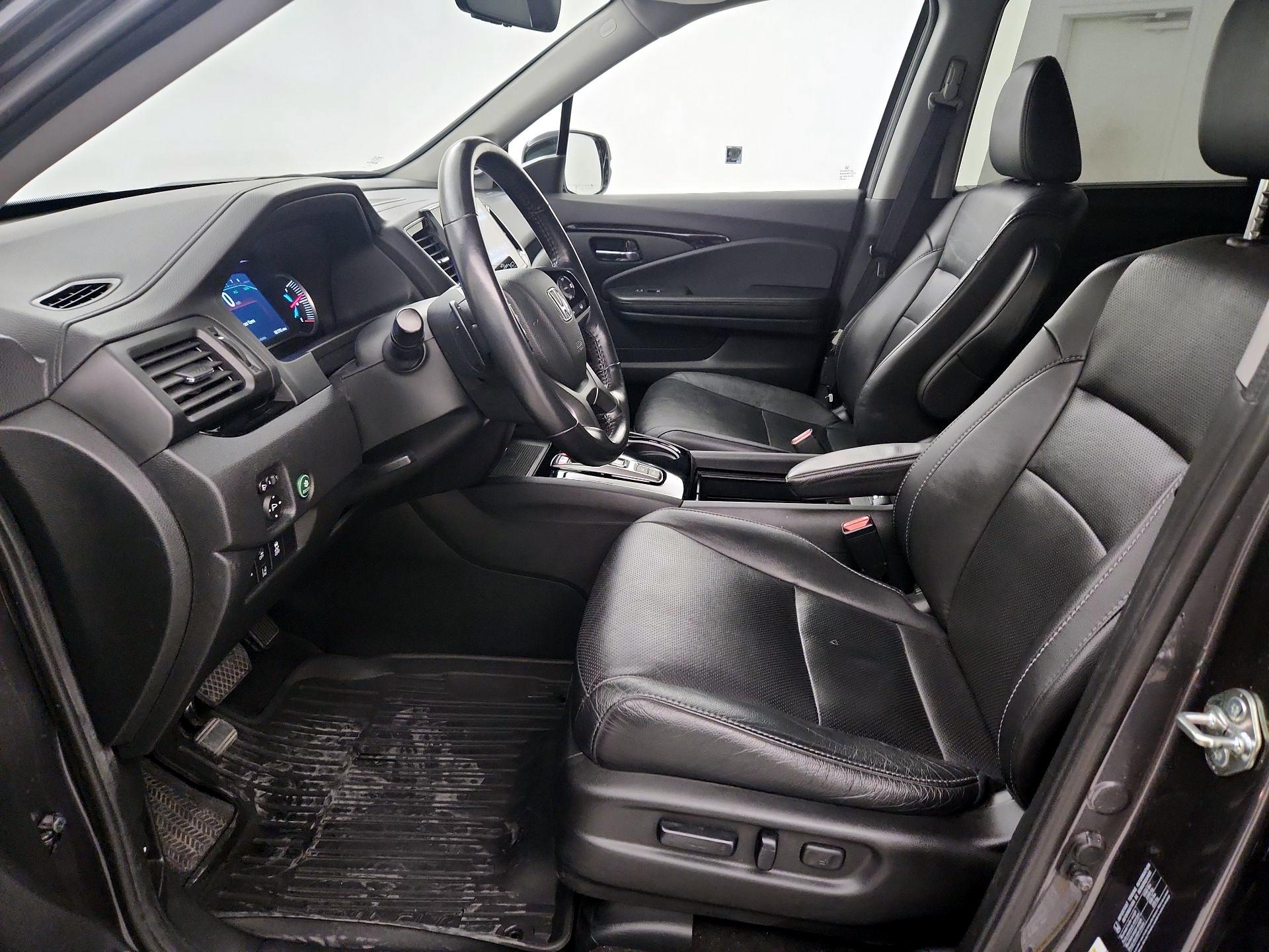 Thumbnail: 2019 Honda Pilot - 11